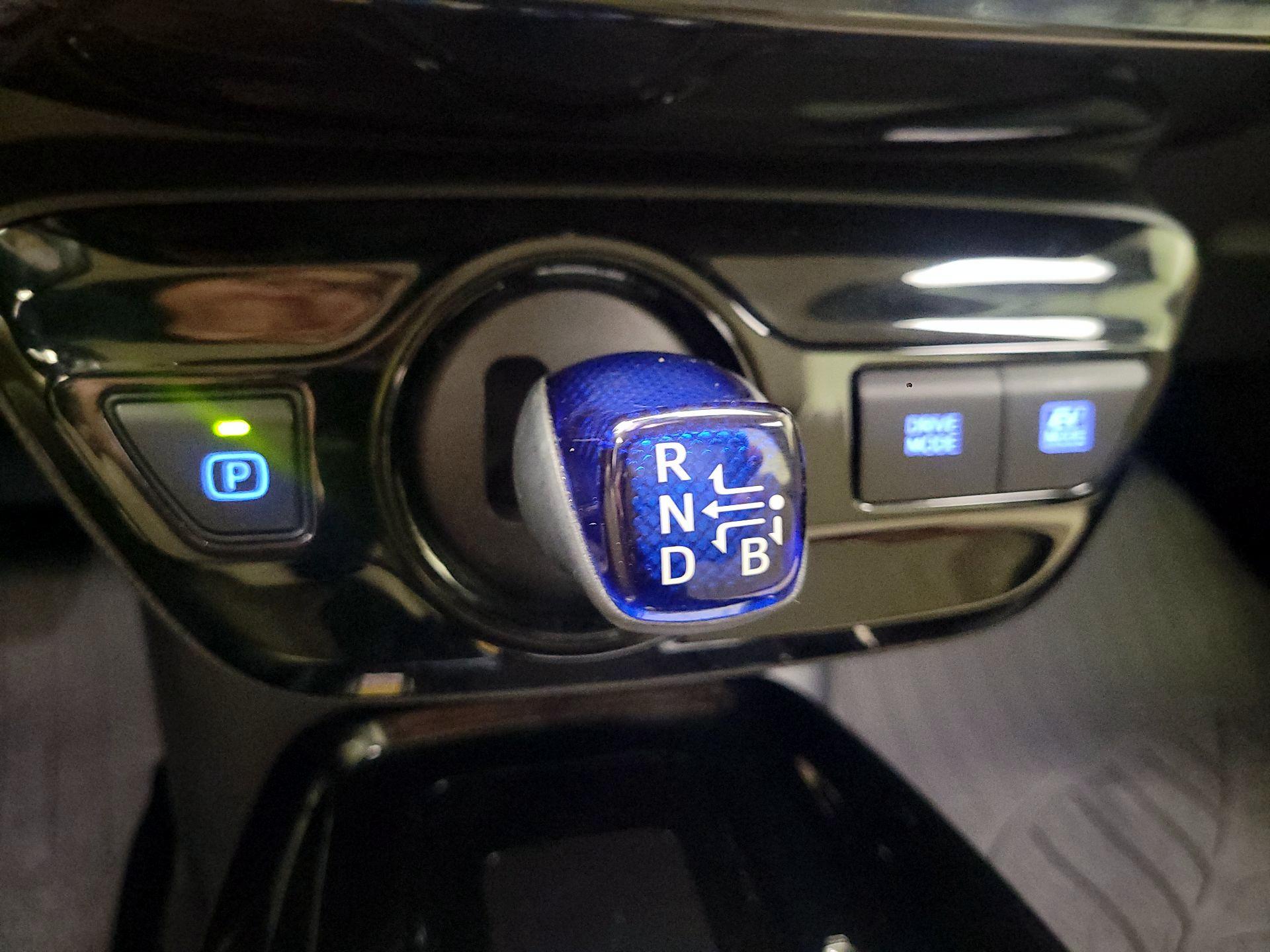 Thumbnail: 2021 Toyota Prius - 16