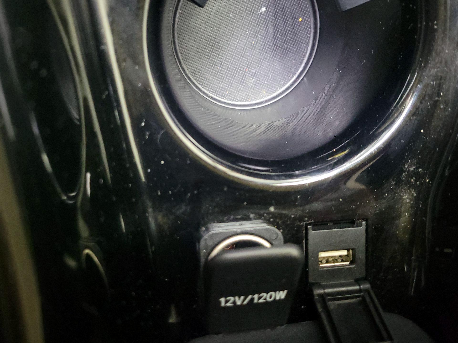 Thumbnail: 2021 Toyota Prius - 17