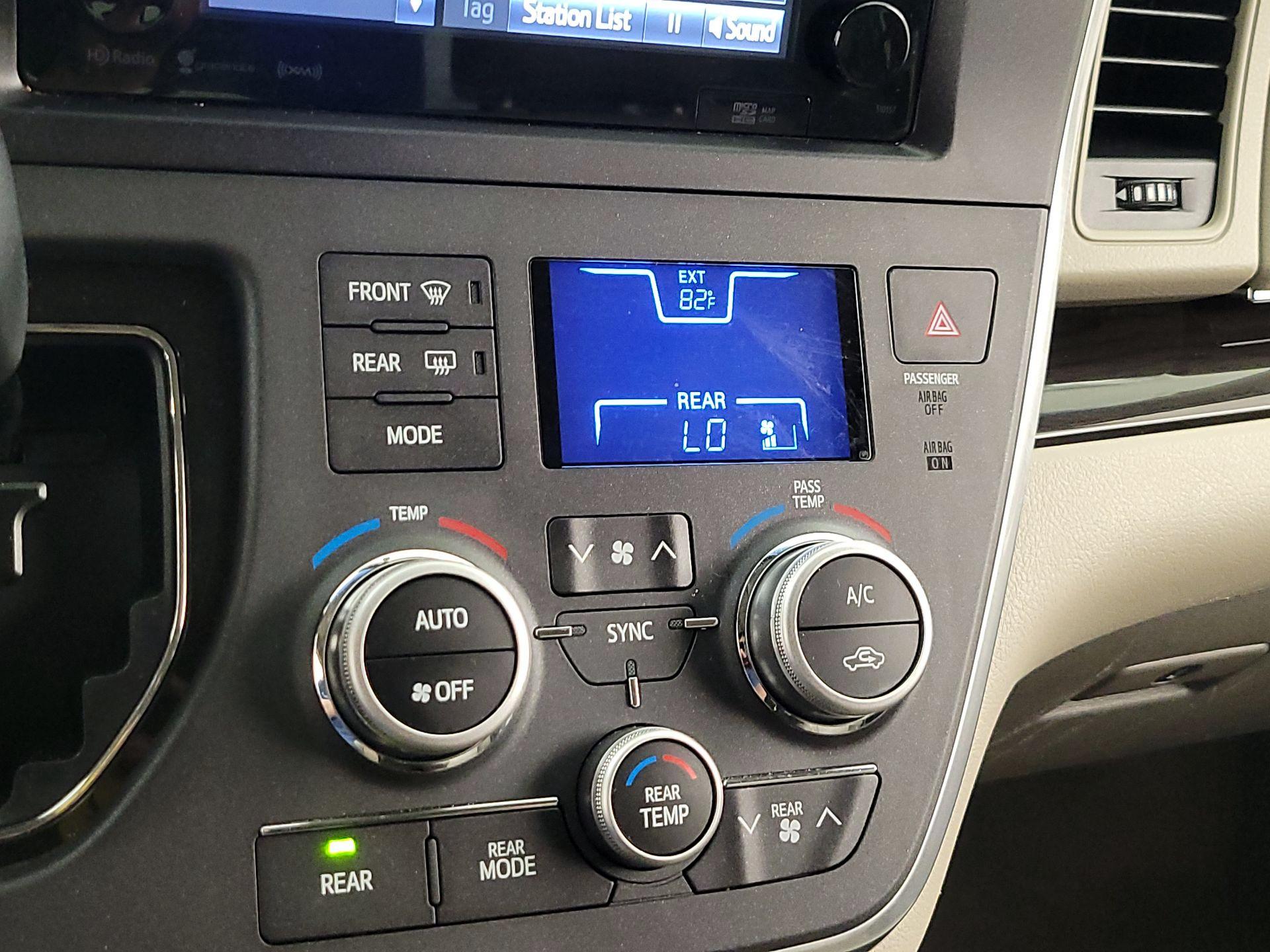 Thumbnail: 2017 Toyota Sienna - 16