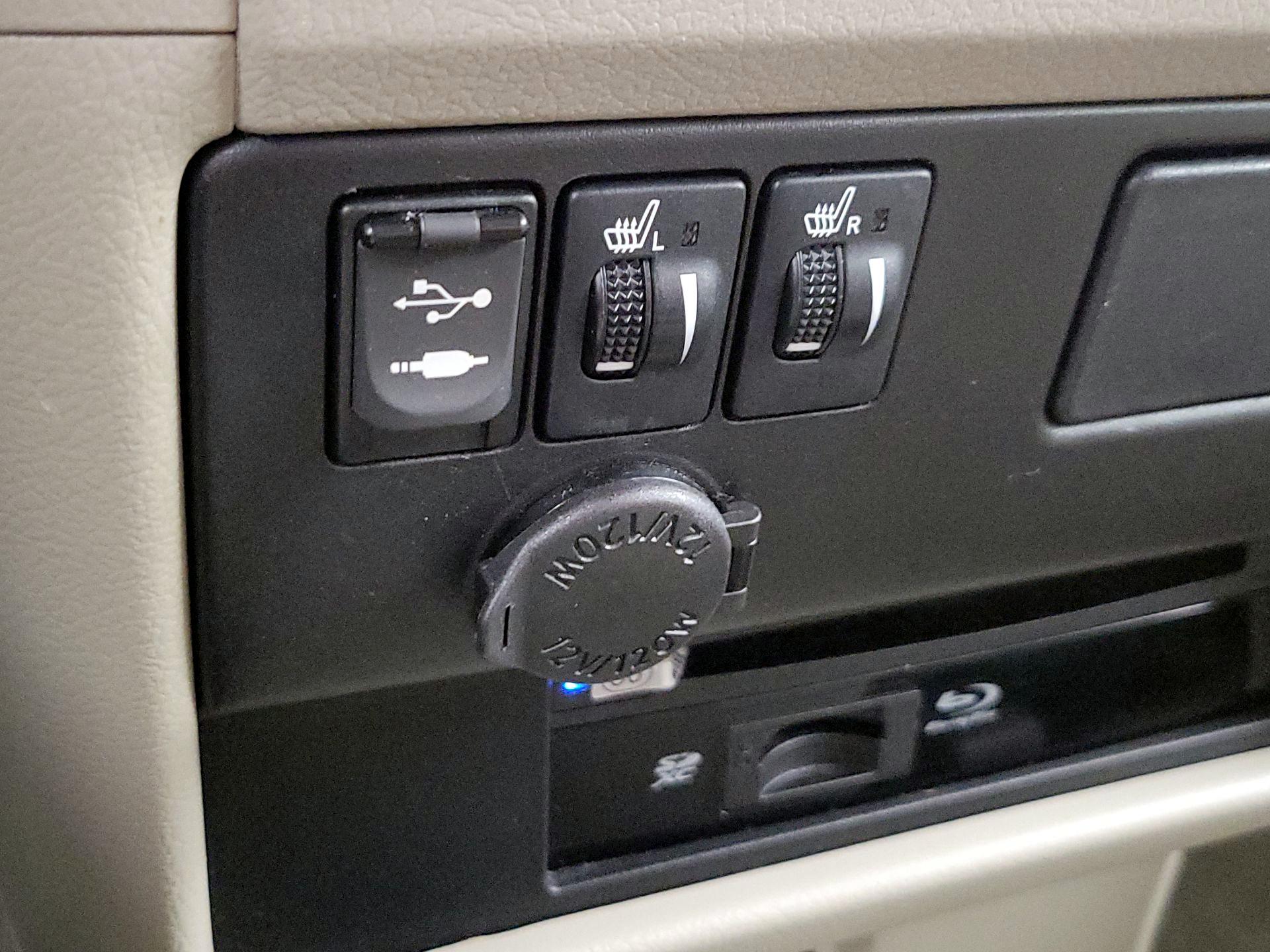 Thumbnail: 2017 Toyota Sienna - 18