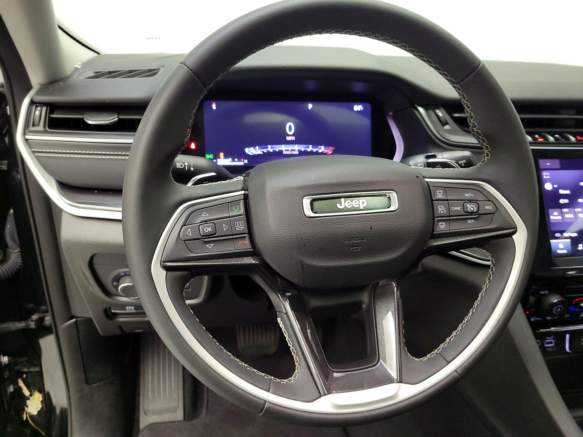 Thumbnail: 2023 Jeep Grand Cherokee - 10