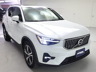 2023 Volvo XC40 B5 Plus Bright Theme