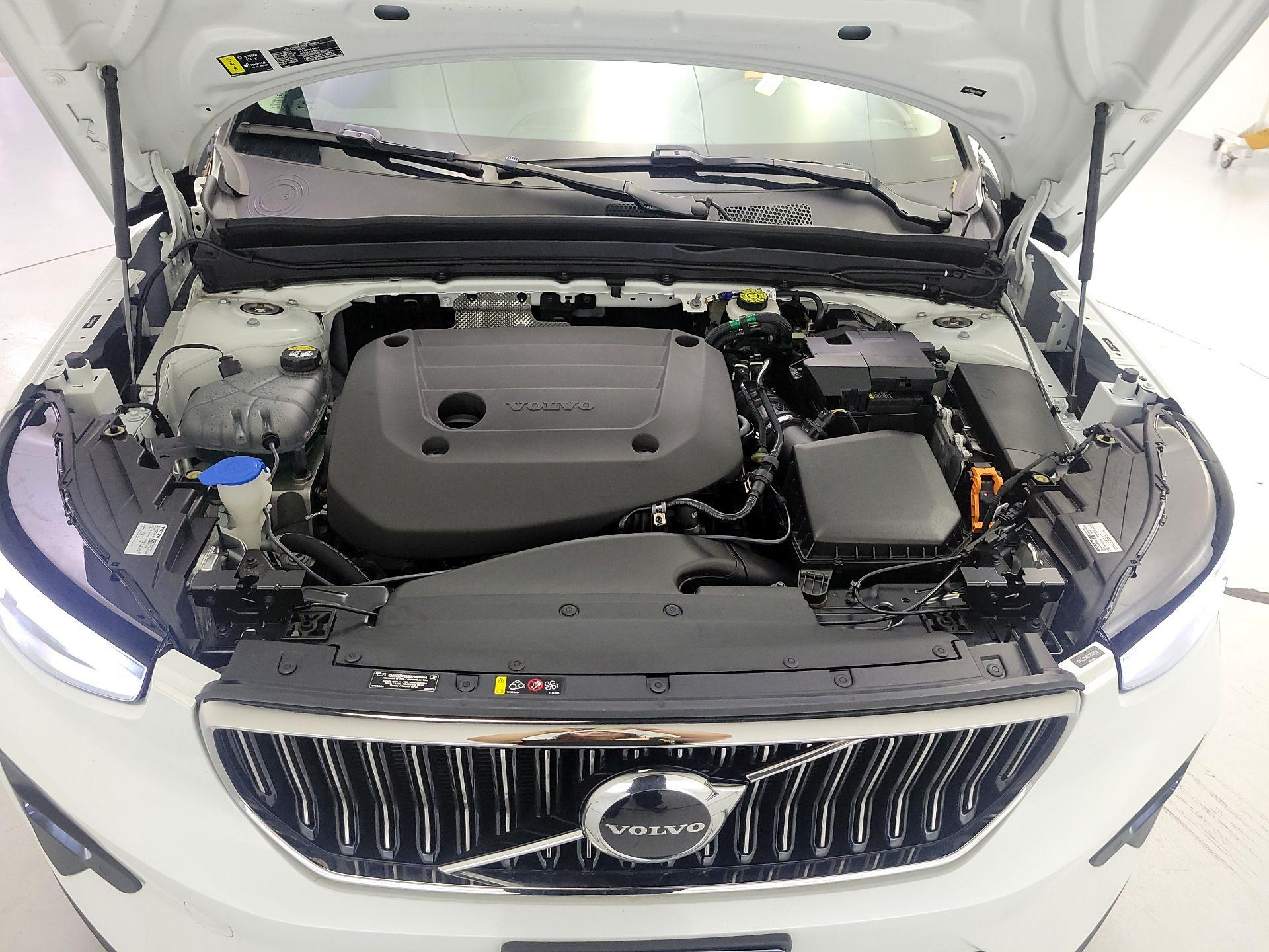 Thumbnail: 2023 Volvo XC40 - 19