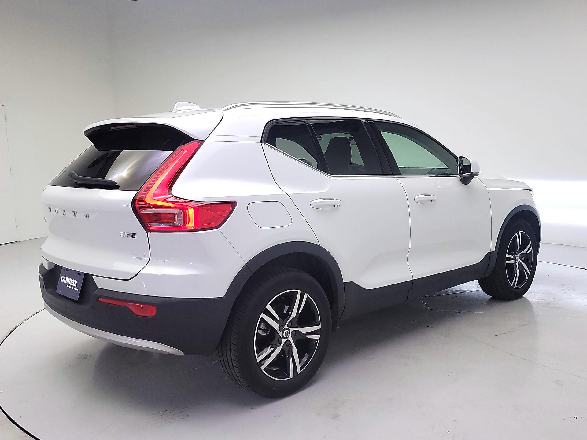 Thumbnail: 2023 Volvo XC40 - 5