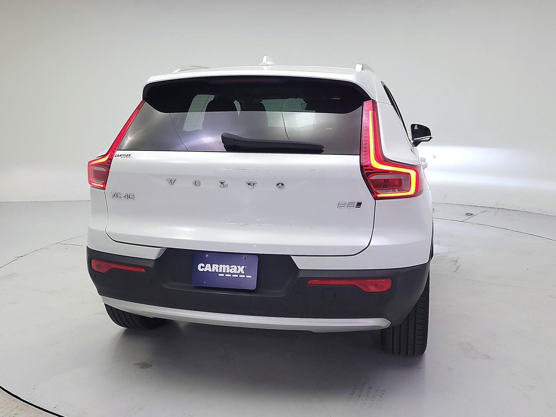 Thumbnail: 2023 Volvo XC40 - 6