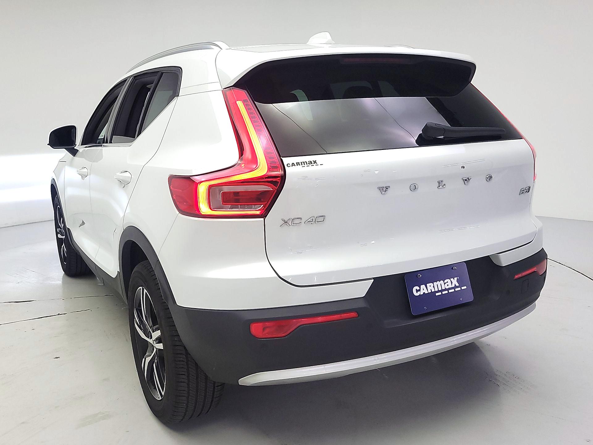 Thumbnail: 2023 Volvo XC40 - 7