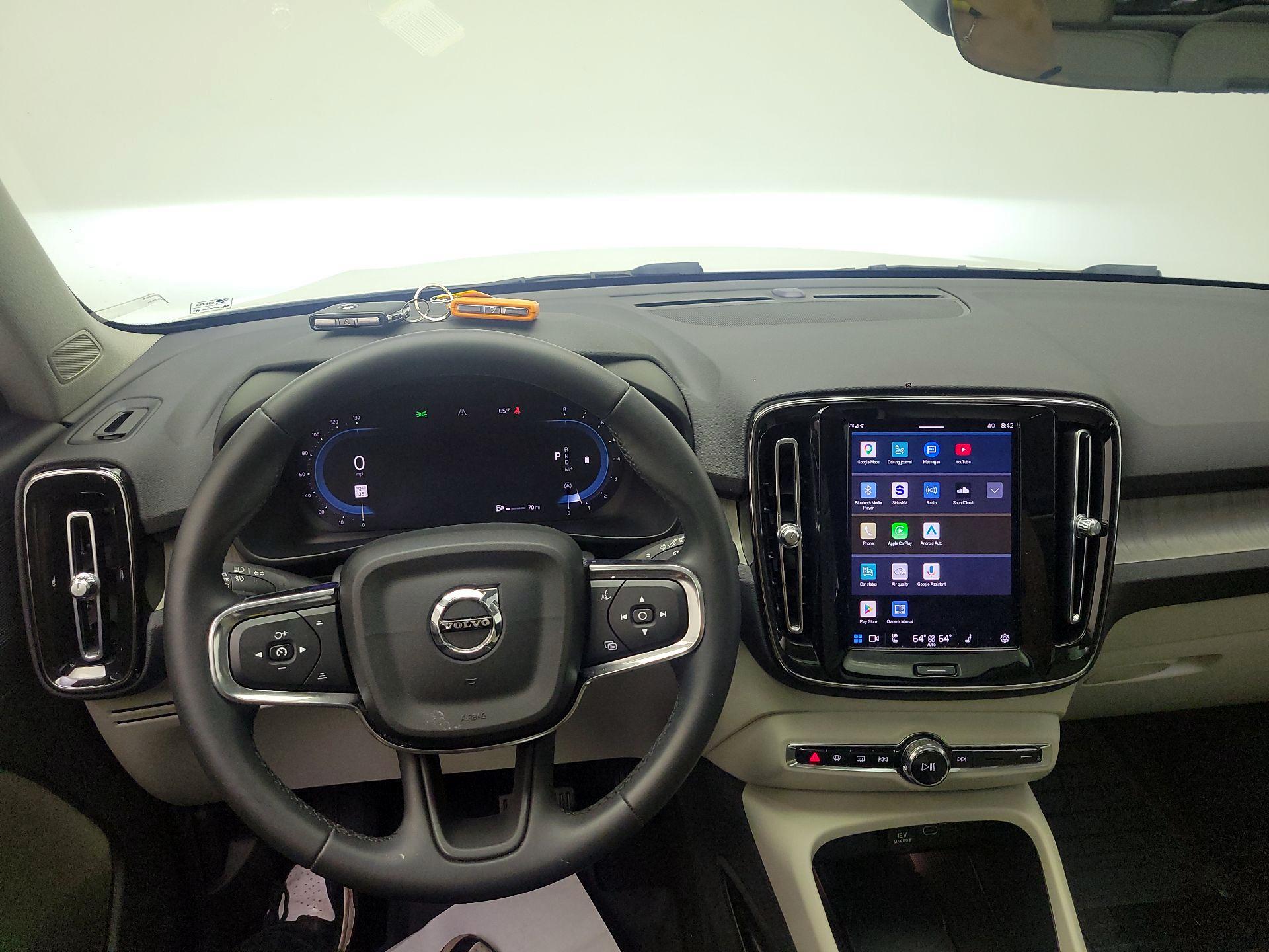 Thumbnail: 2023 Volvo XC40 - 8