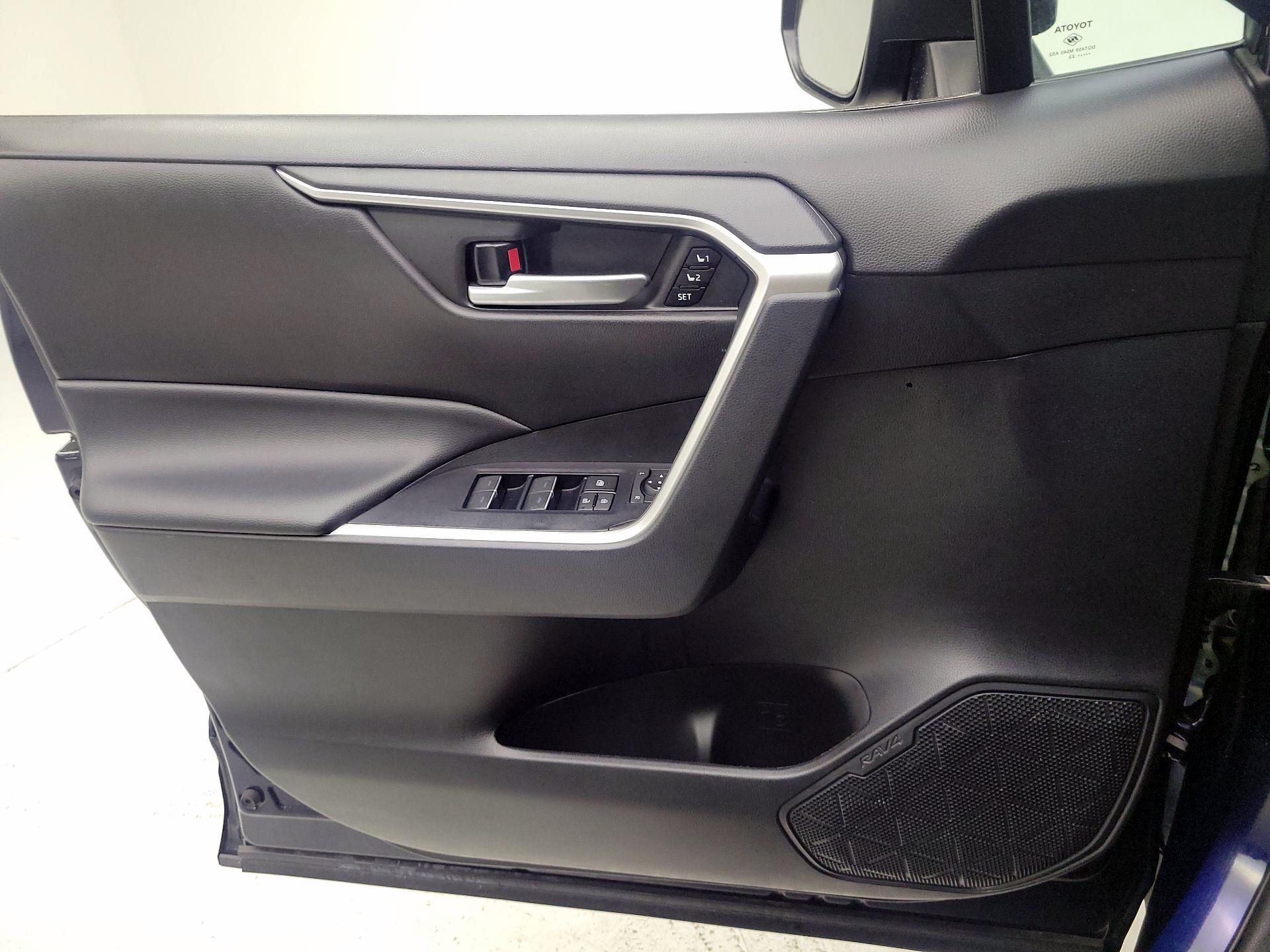 Thumbnail: 2023 Toyota RAV4 - 10