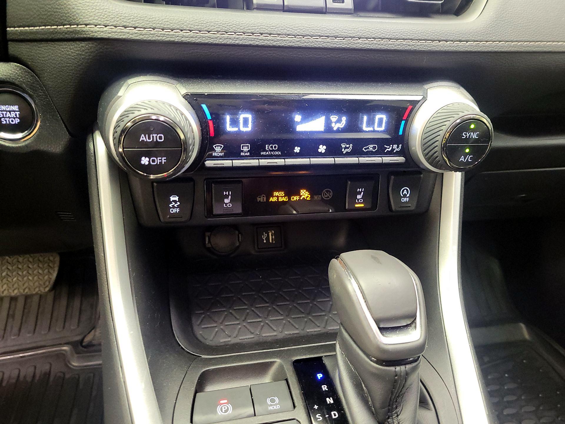 Thumbnail: 2023 Toyota RAV4 - 14