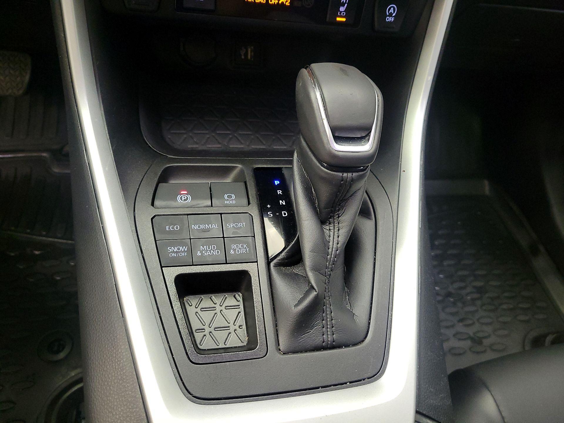 Thumbnail: 2023 Toyota RAV4 - 15