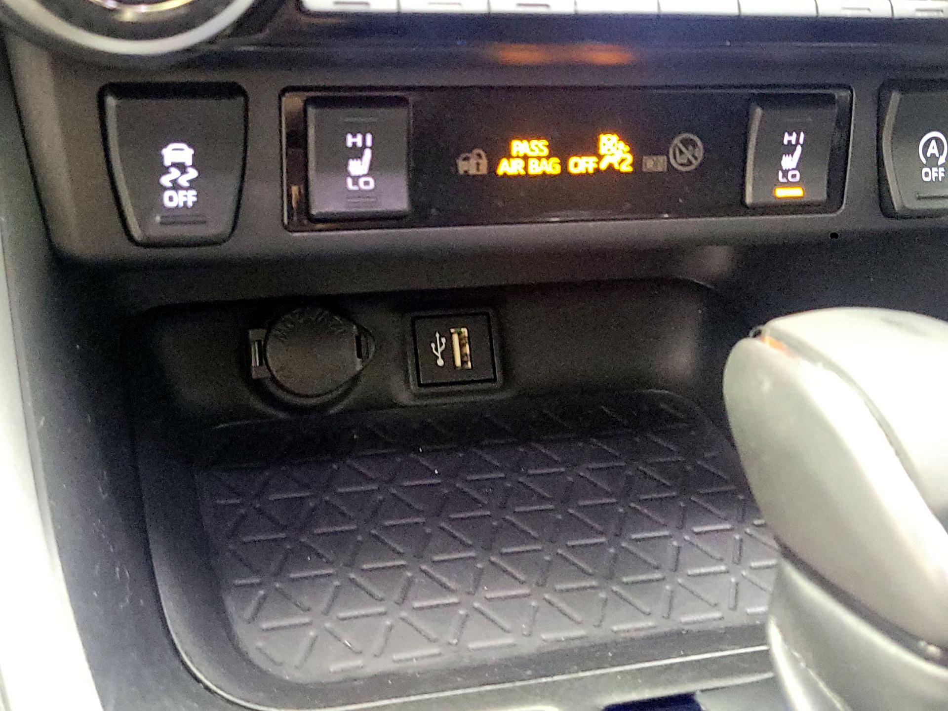 Thumbnail: 2023 Toyota RAV4 - 16