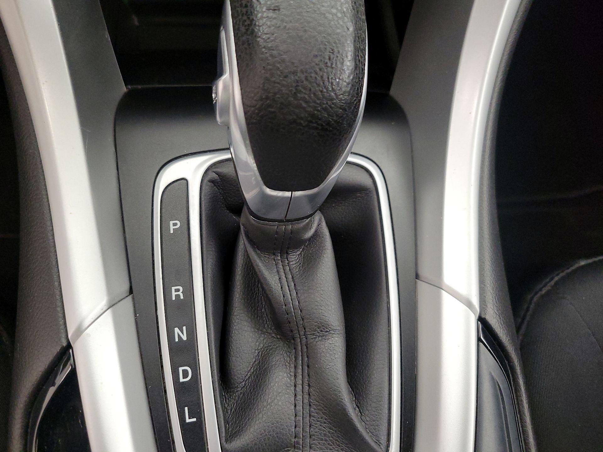 Thumbnail: 2015 Ford Fusion - 17