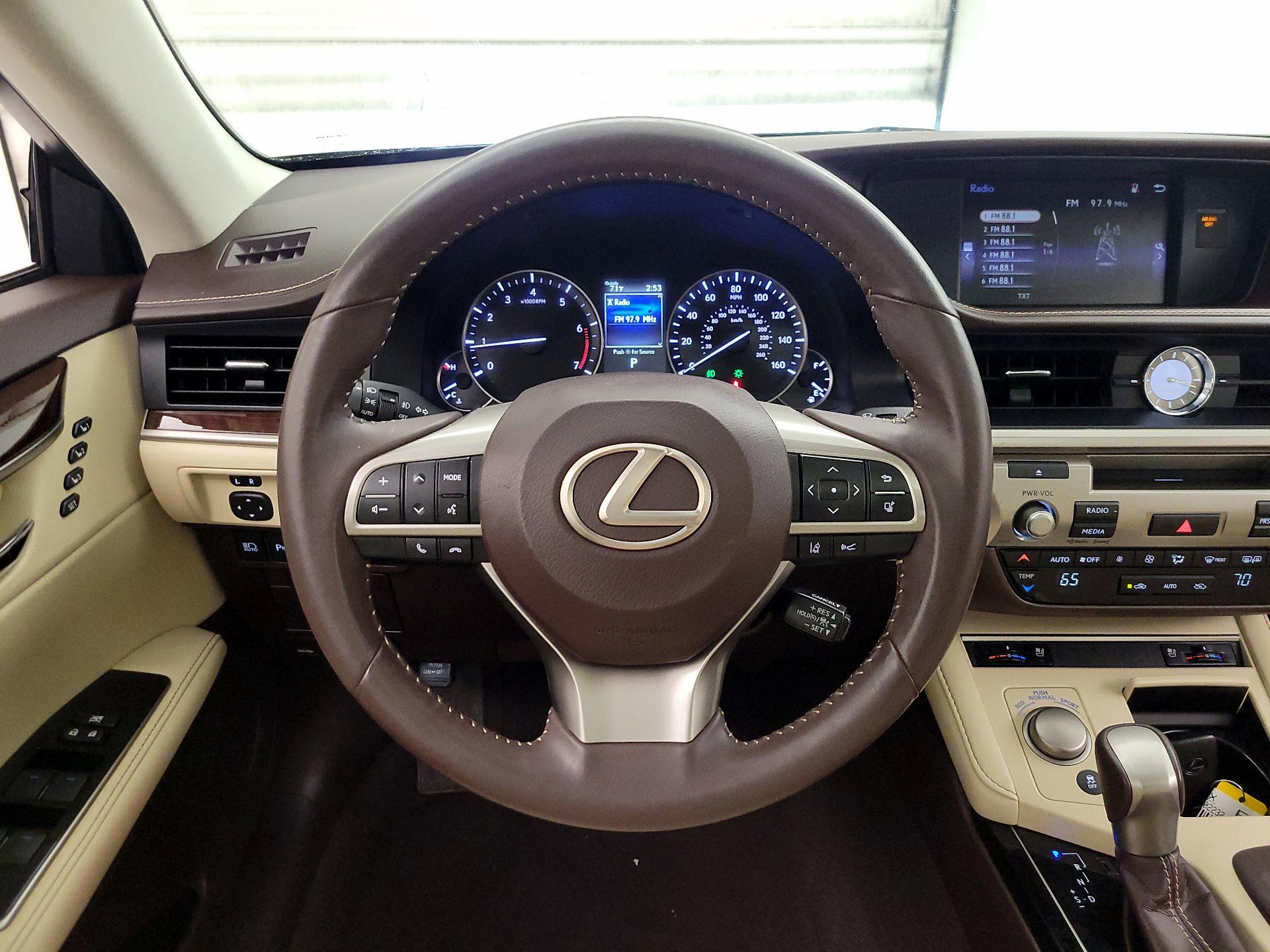 Thumbnail: 2018 Lexus ES - 10