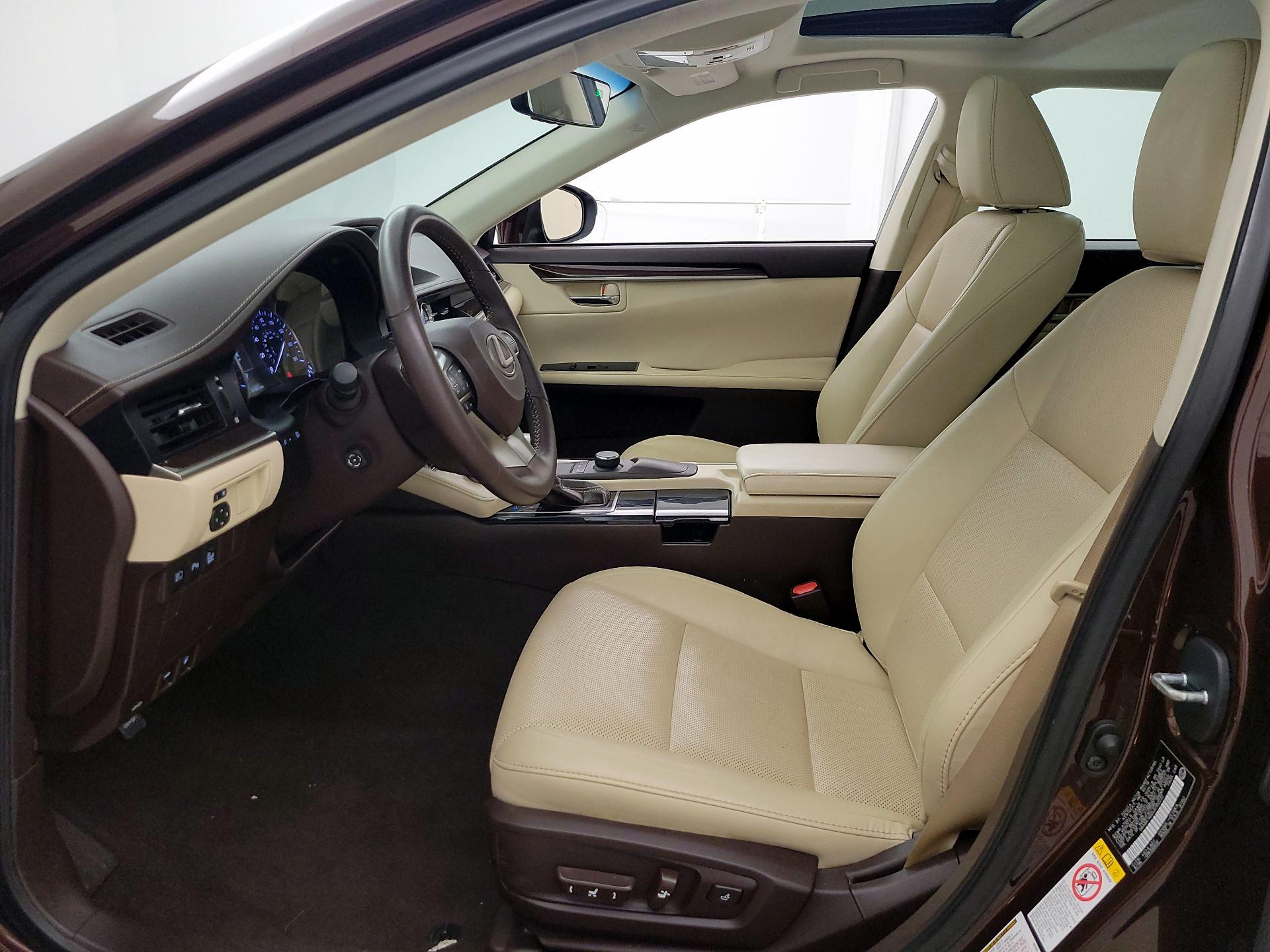 Thumbnail: 2018 Lexus ES - 11