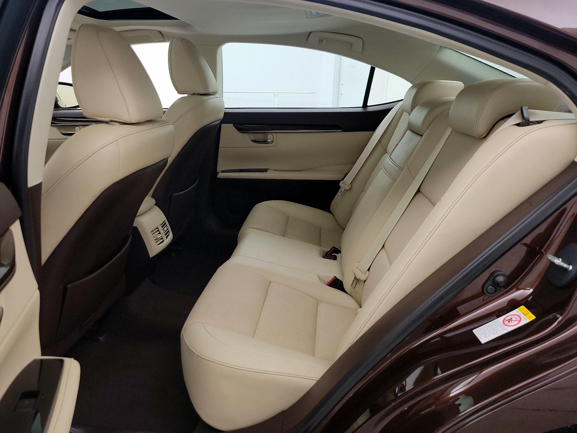 Thumbnail: 2018 Lexus ES - 20