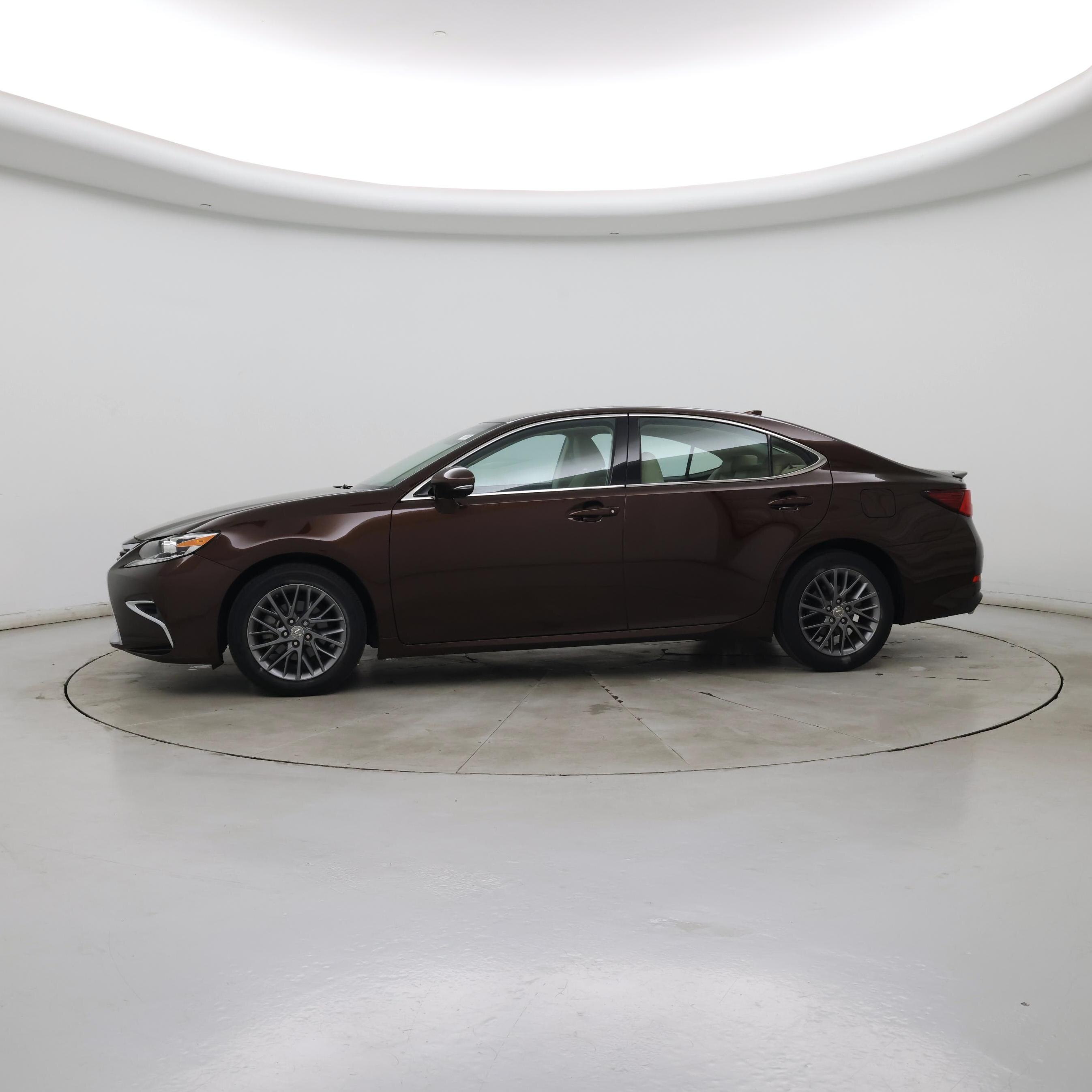 Thumbnail: 2018 Lexus ES - 3