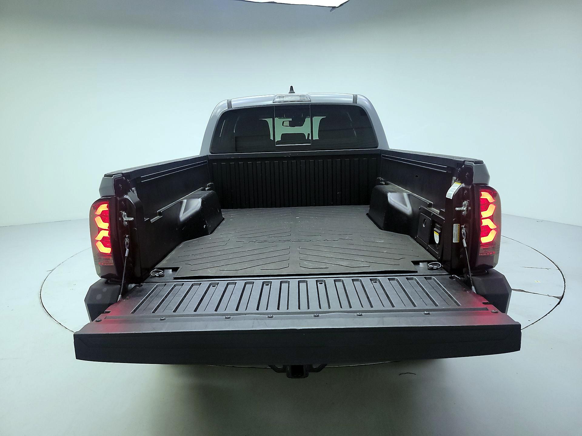 Thumbnail: 2021 Toyota Tacoma - 19