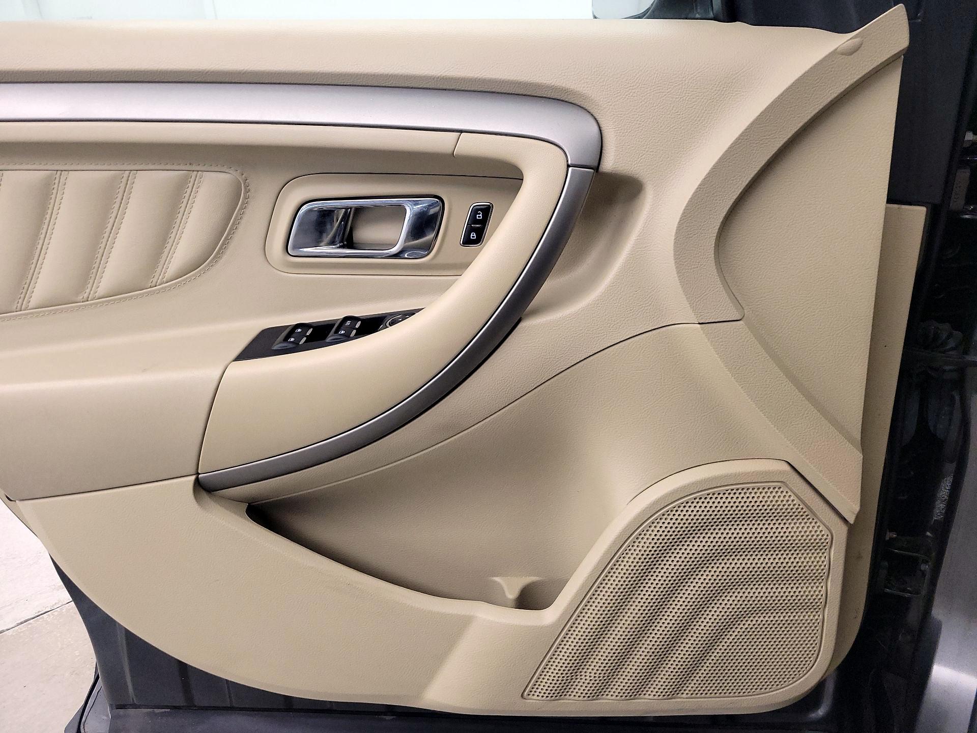 Thumbnail: 2018 Ford Taurus - 12