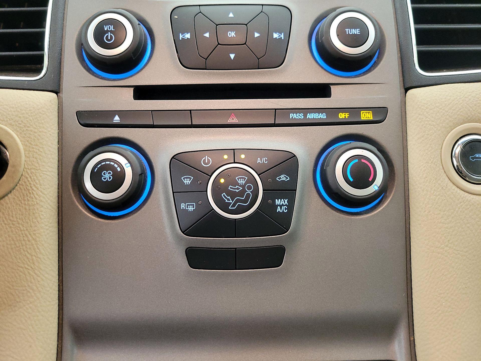 Thumbnail: 2018 Ford Taurus - 15