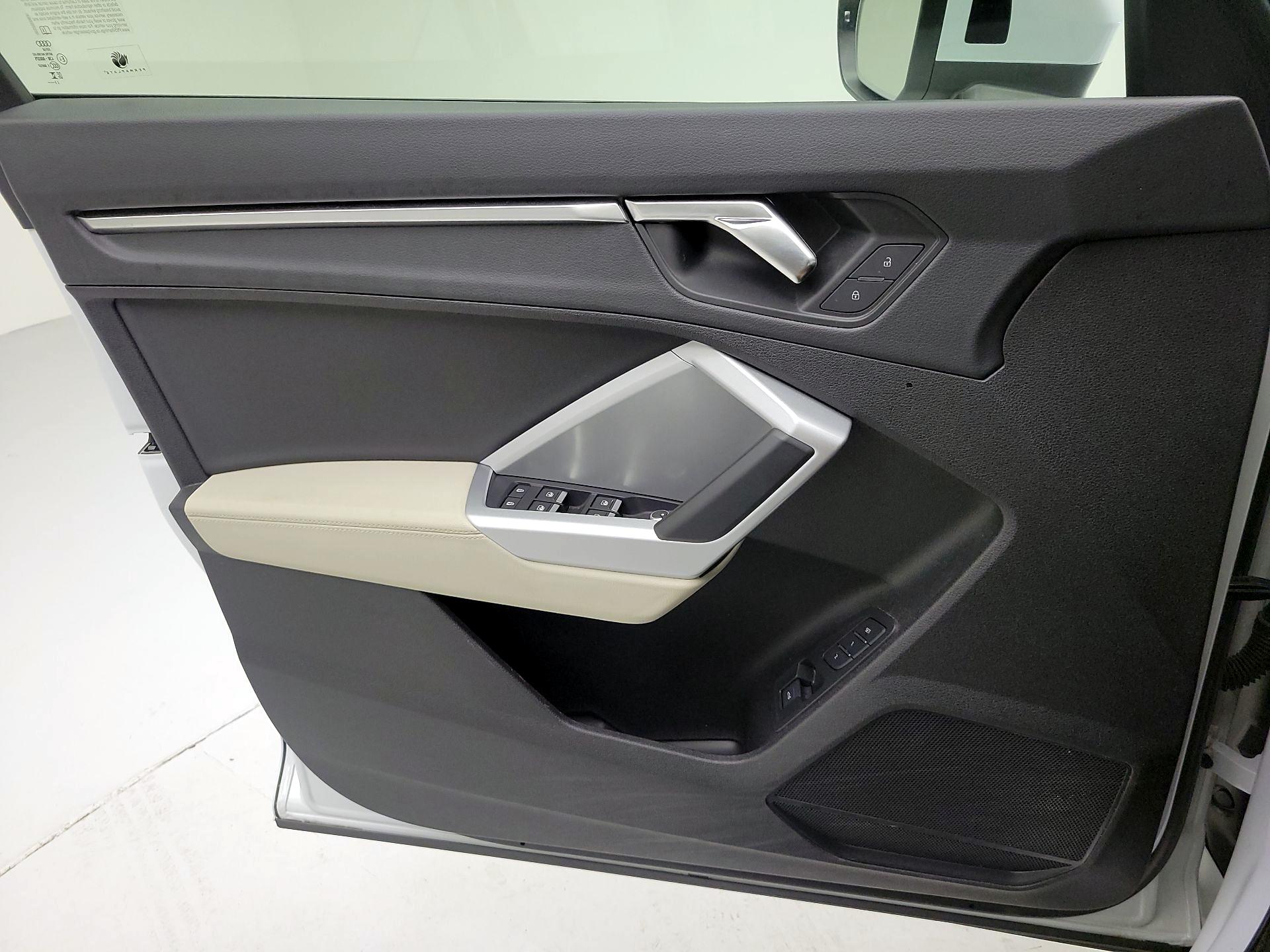 Thumbnail: 2024 Audi Q3 - 10