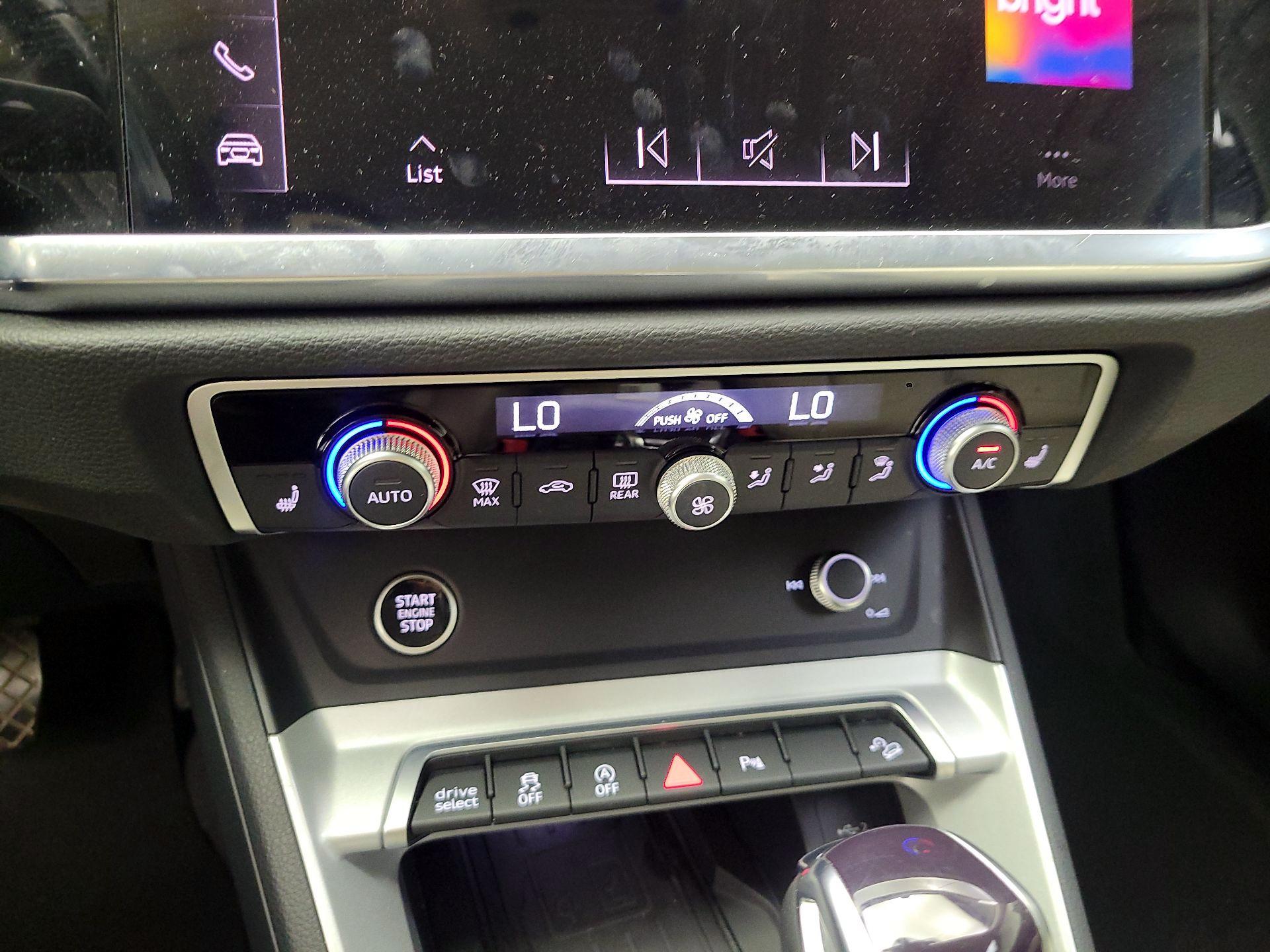 Thumbnail: 2024 Audi Q3 - 14