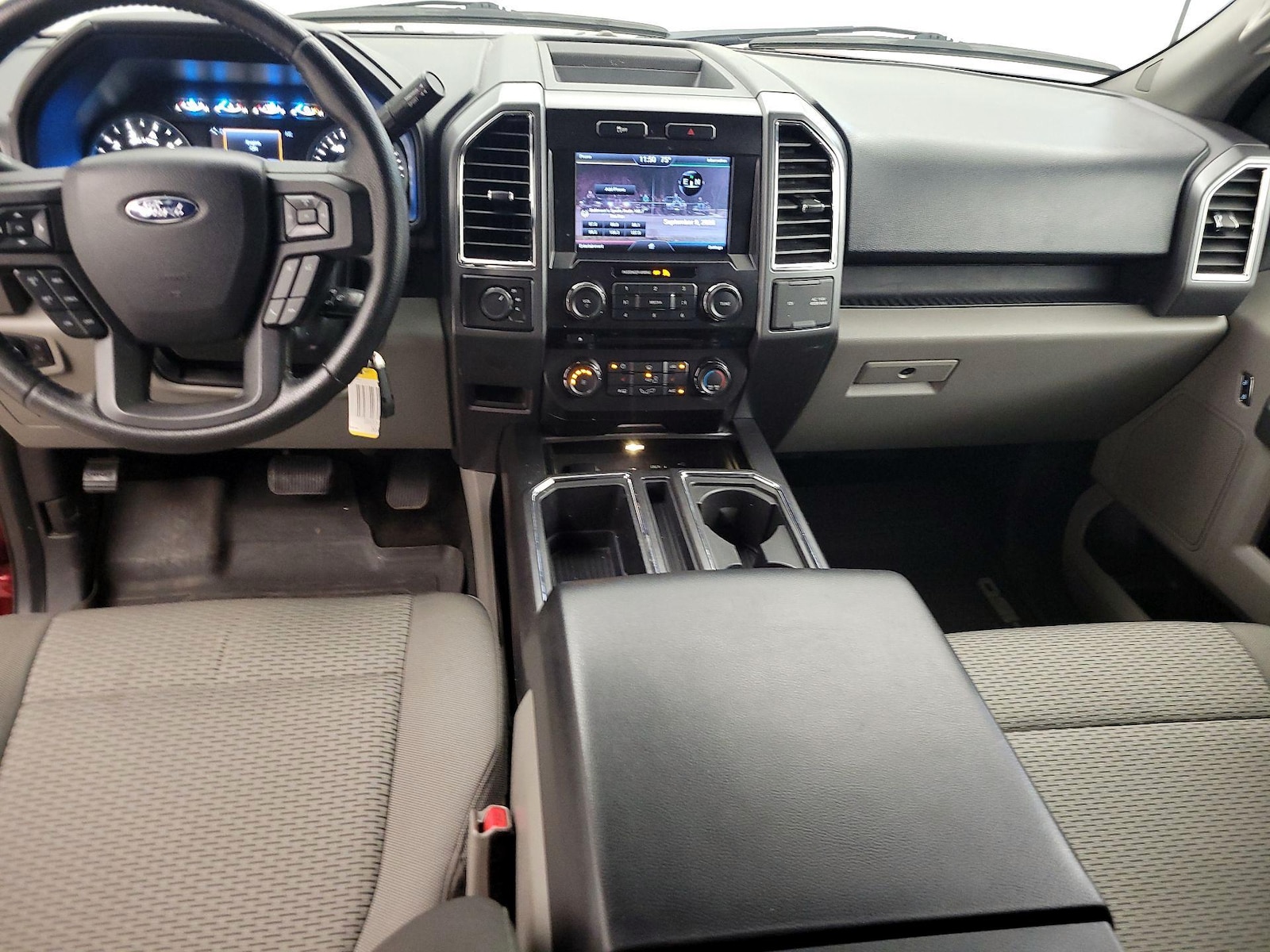 2015 Ford F-150 XLT - Photo 10