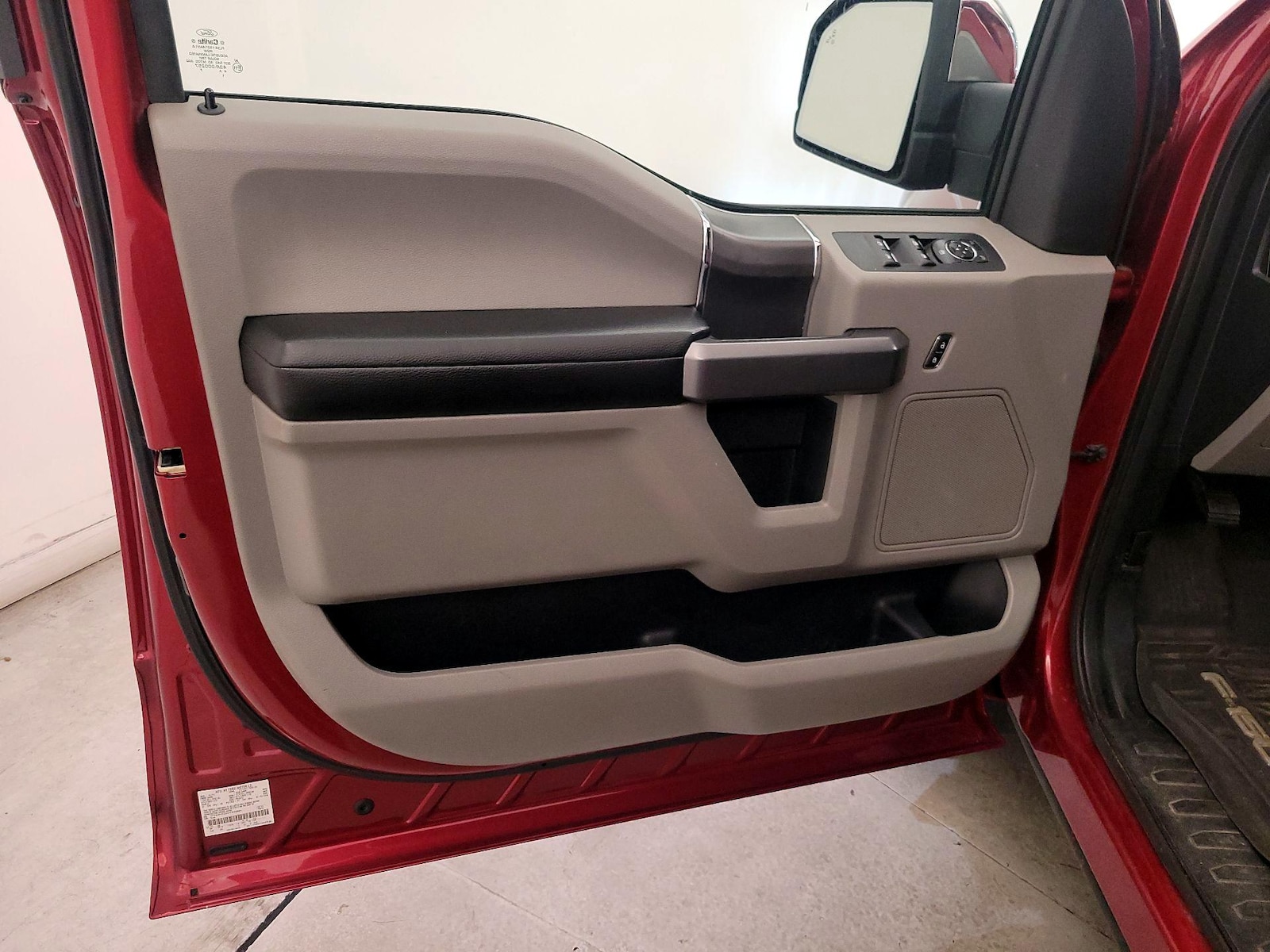 2015 Ford F-150 XLT - Photo 13
