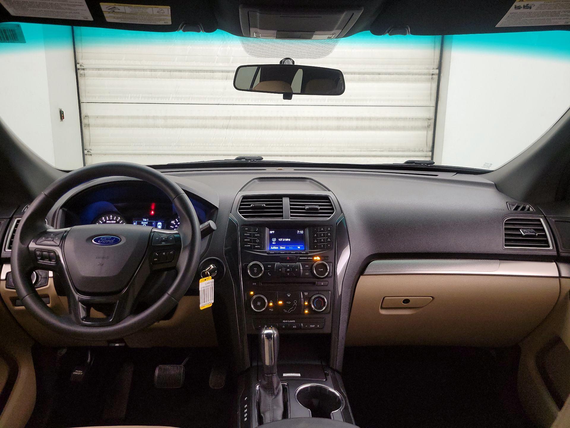 Thumbnail: 2016 Ford Explorer - 9