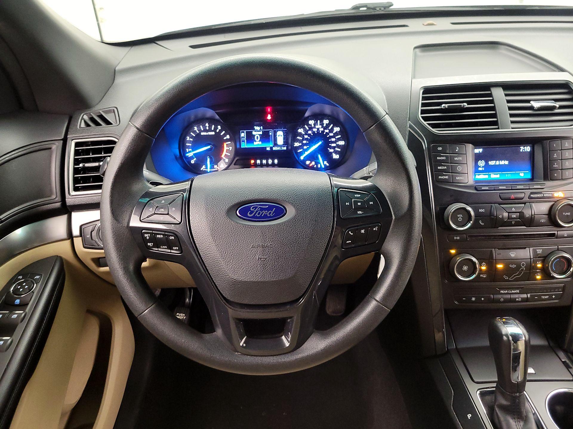 Thumbnail: 2016 Ford Explorer - 10