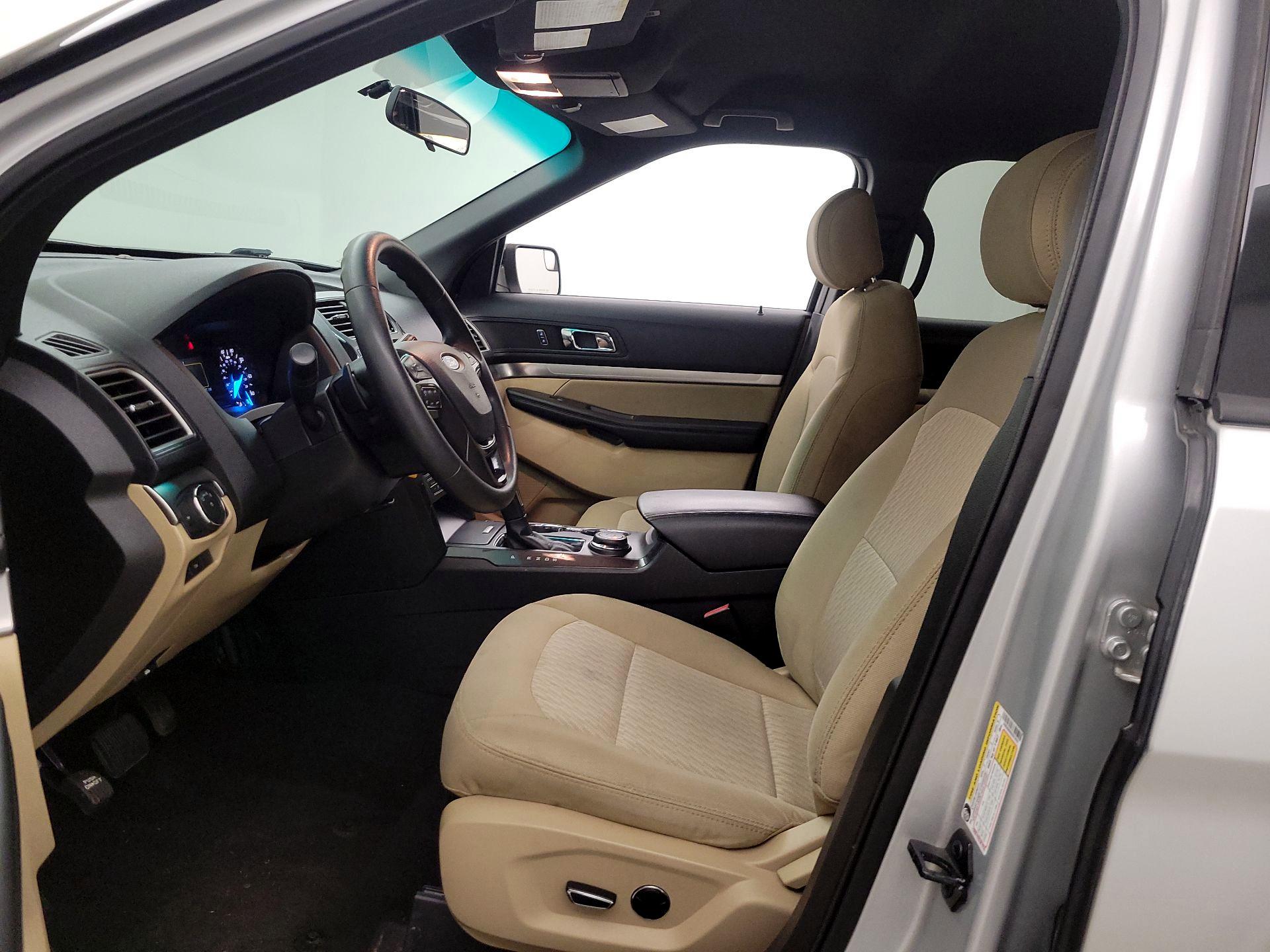 Thumbnail: 2016 Ford Explorer - 11