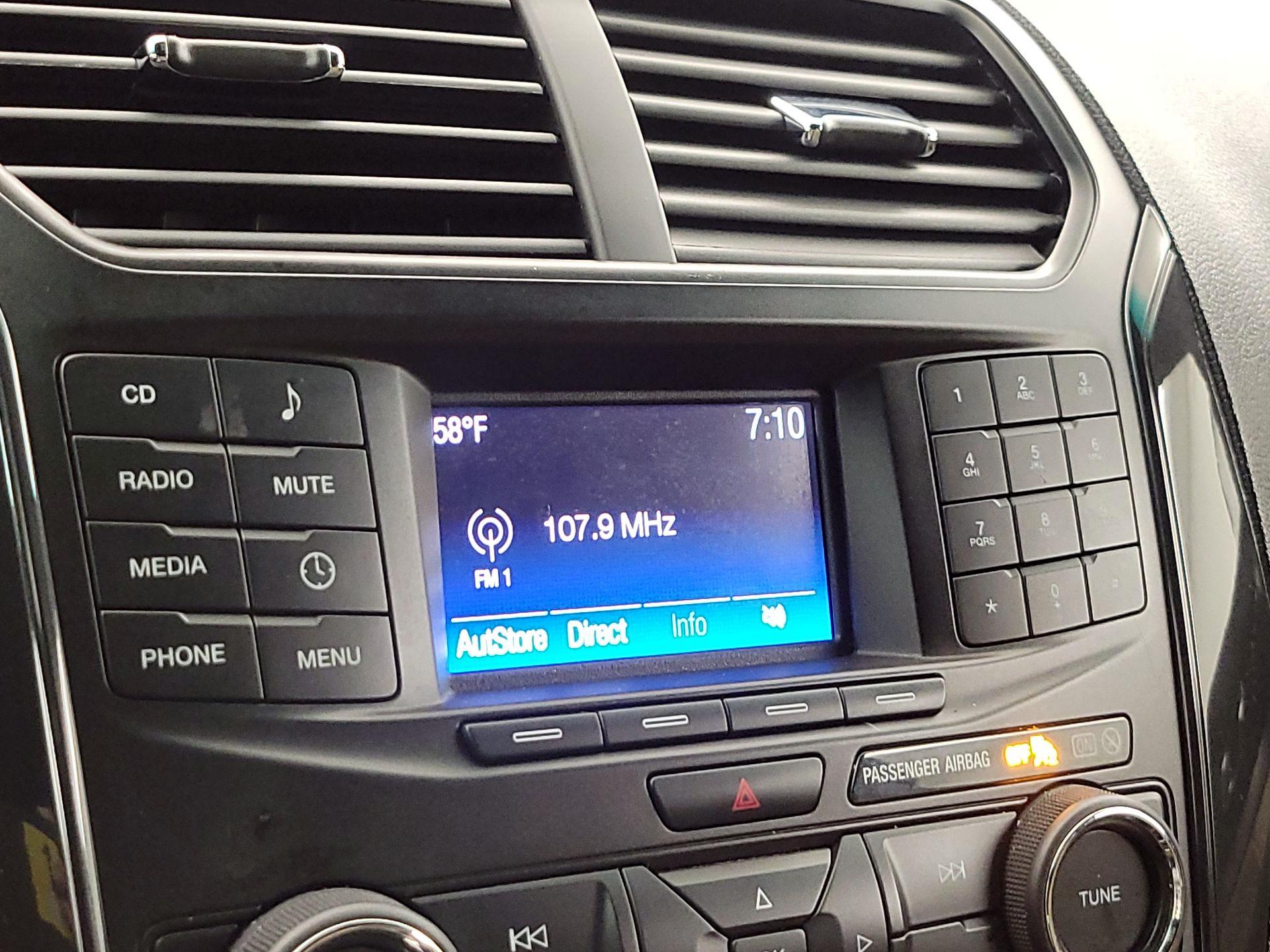 Thumbnail: 2016 Ford Explorer - 15