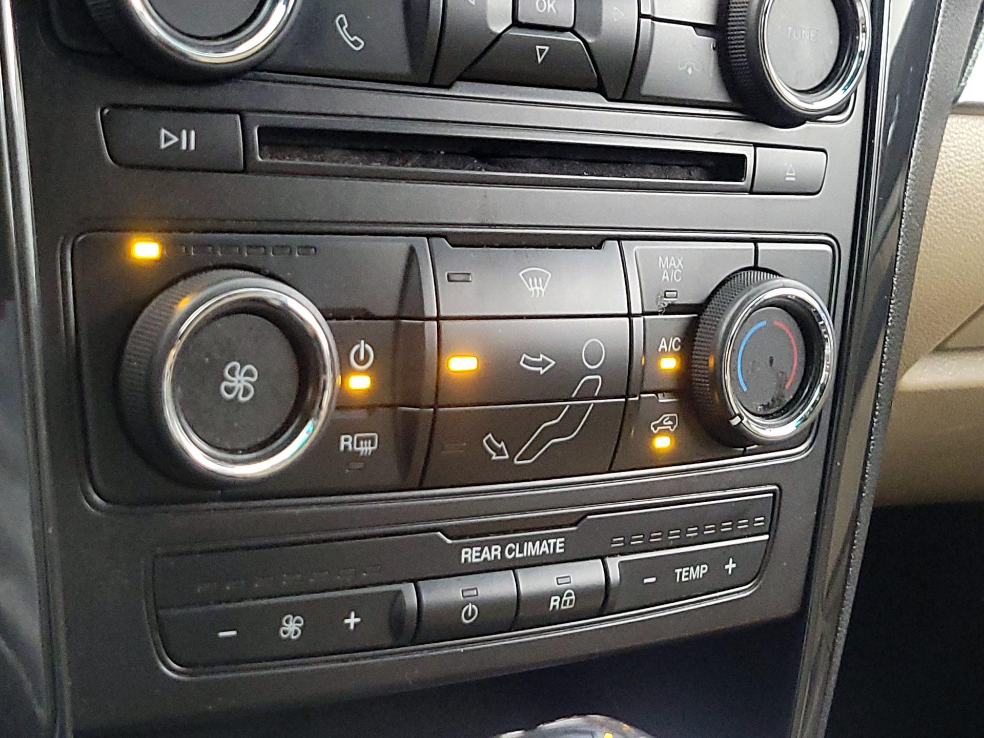 Thumbnail: 2016 Ford Explorer - 16