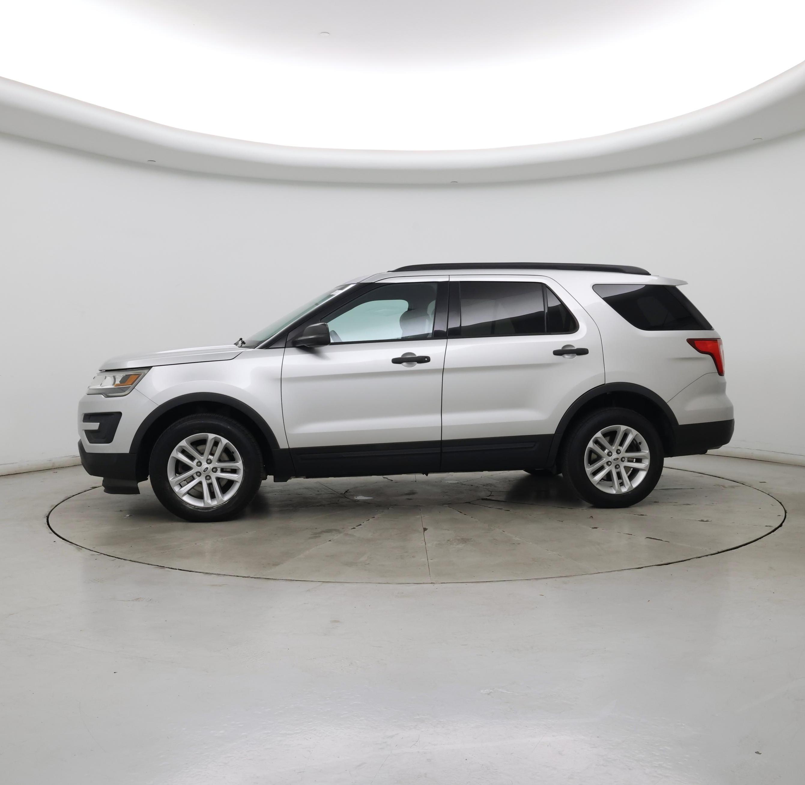 Thumbnail: 2016 Ford Explorer - 3