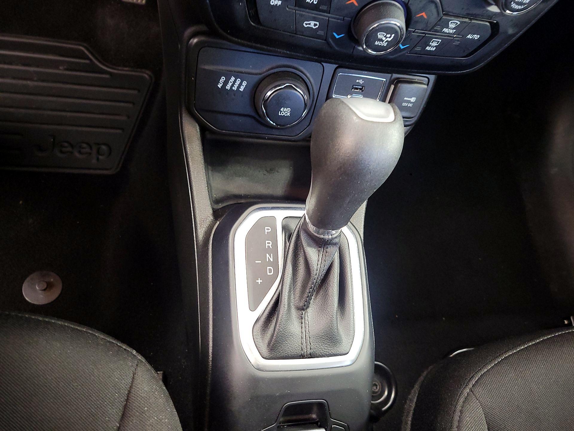 Thumbnail: 2021 Jeep Renegade - 17