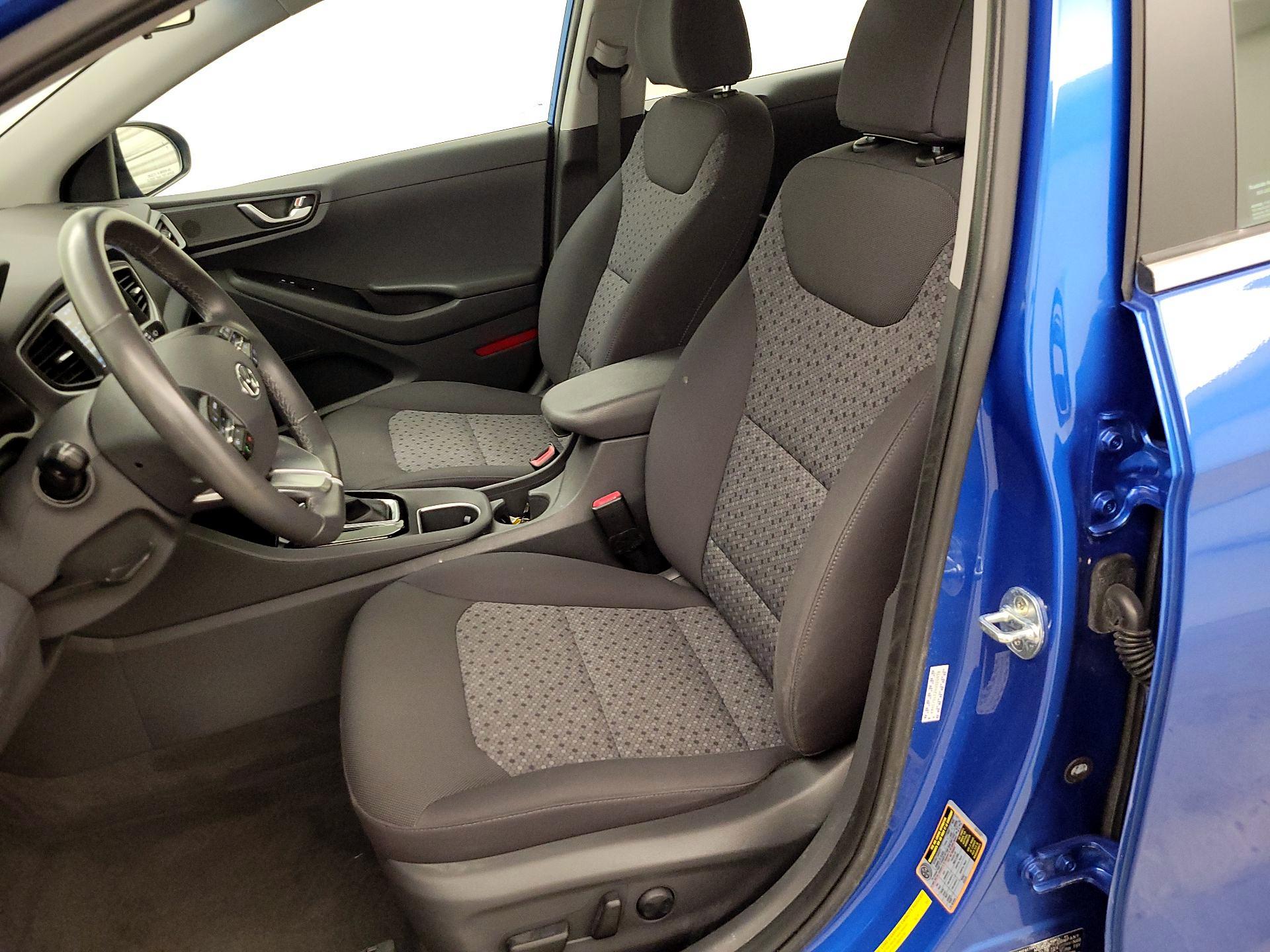 Thumbnail: 2017 Hyundai Ioniq - 11