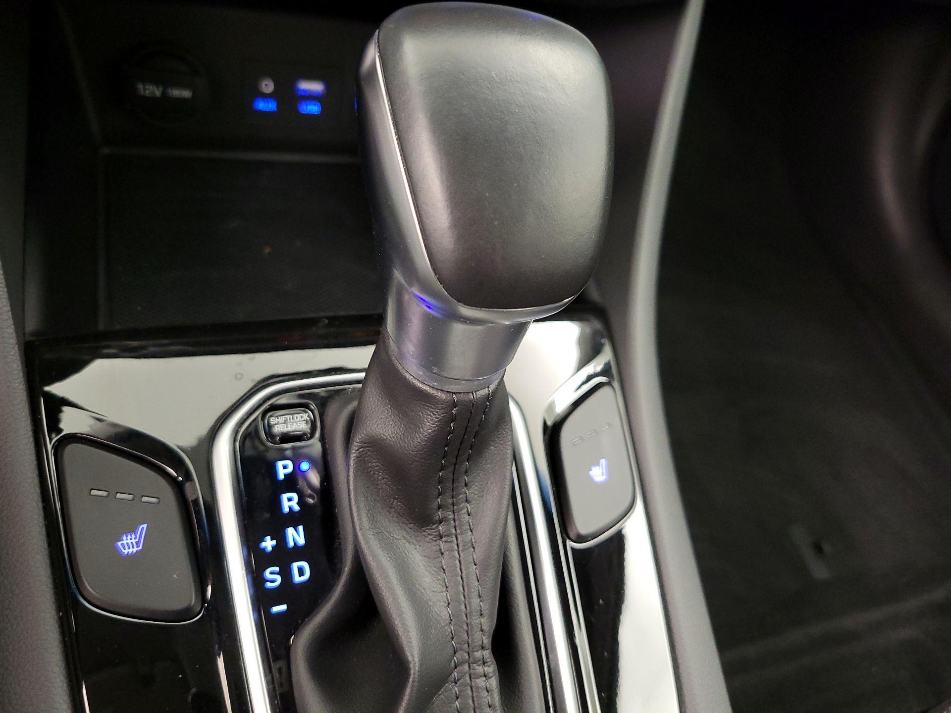 Thumbnail: 2017 Hyundai Ioniq - 17