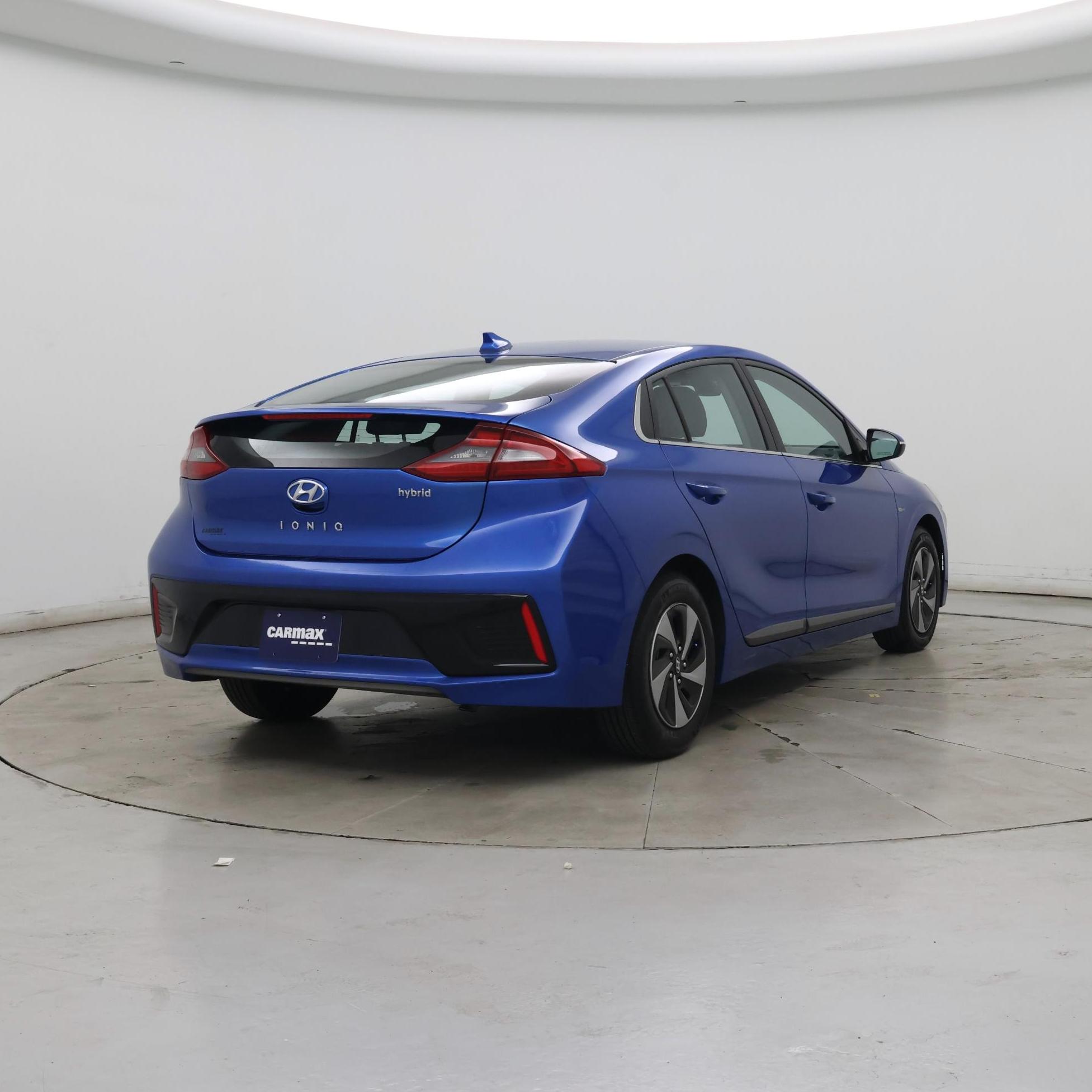 Thumbnail: 2017 Hyundai Ioniq - 8