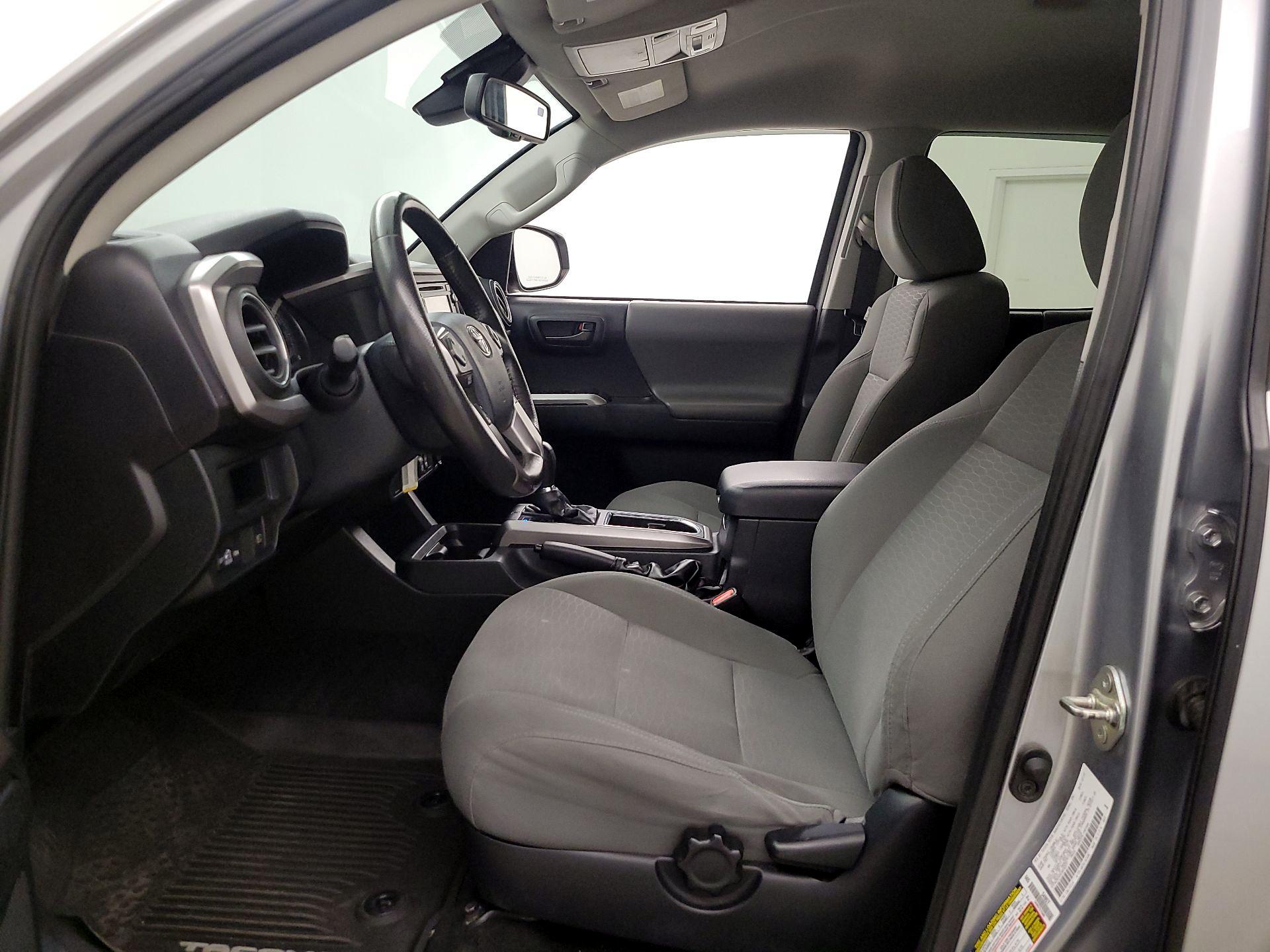 Thumbnail: 2019 Toyota Tacoma - 11