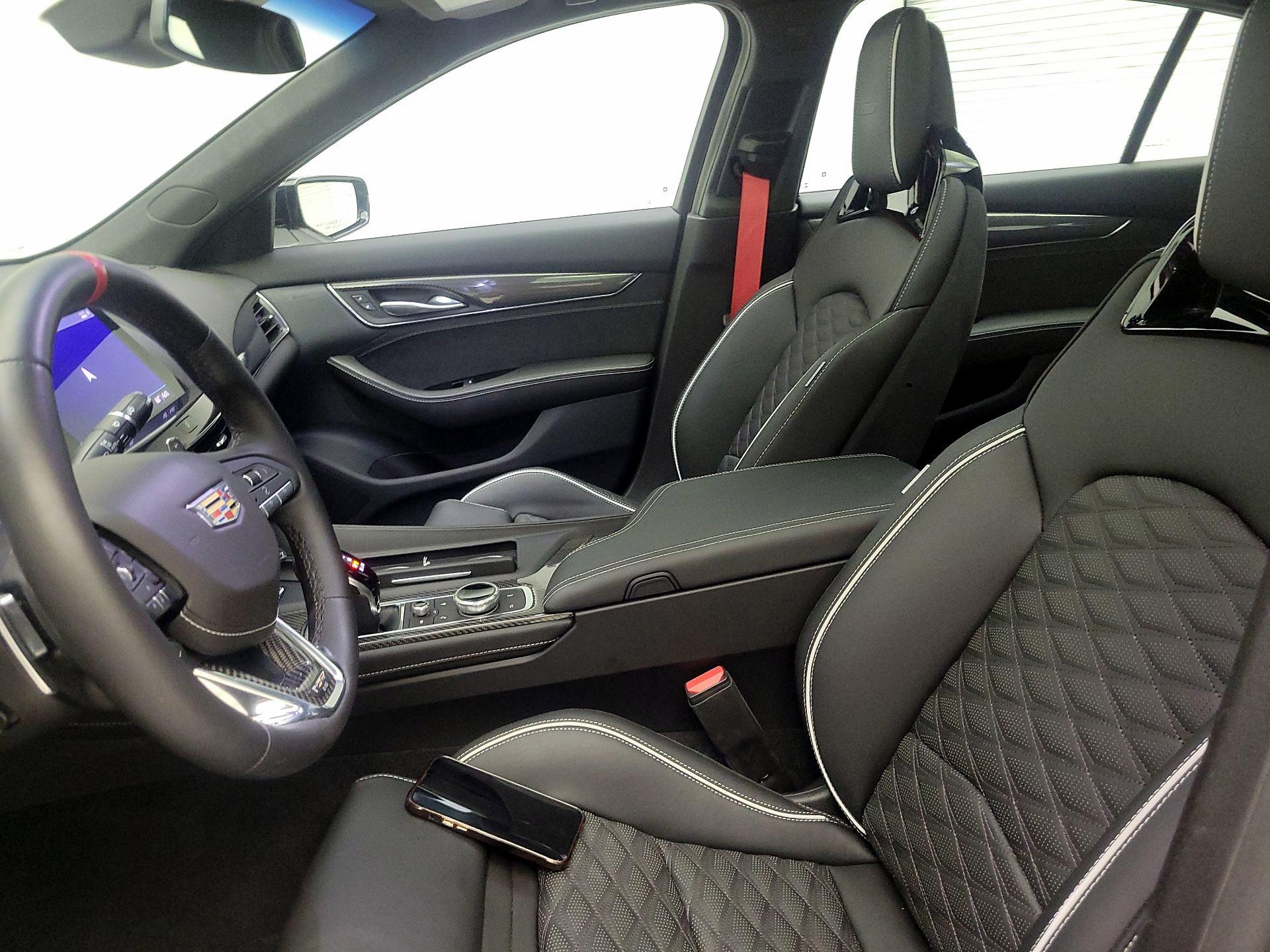 Thumbnail: 2023 Cadillac CT5 - 9