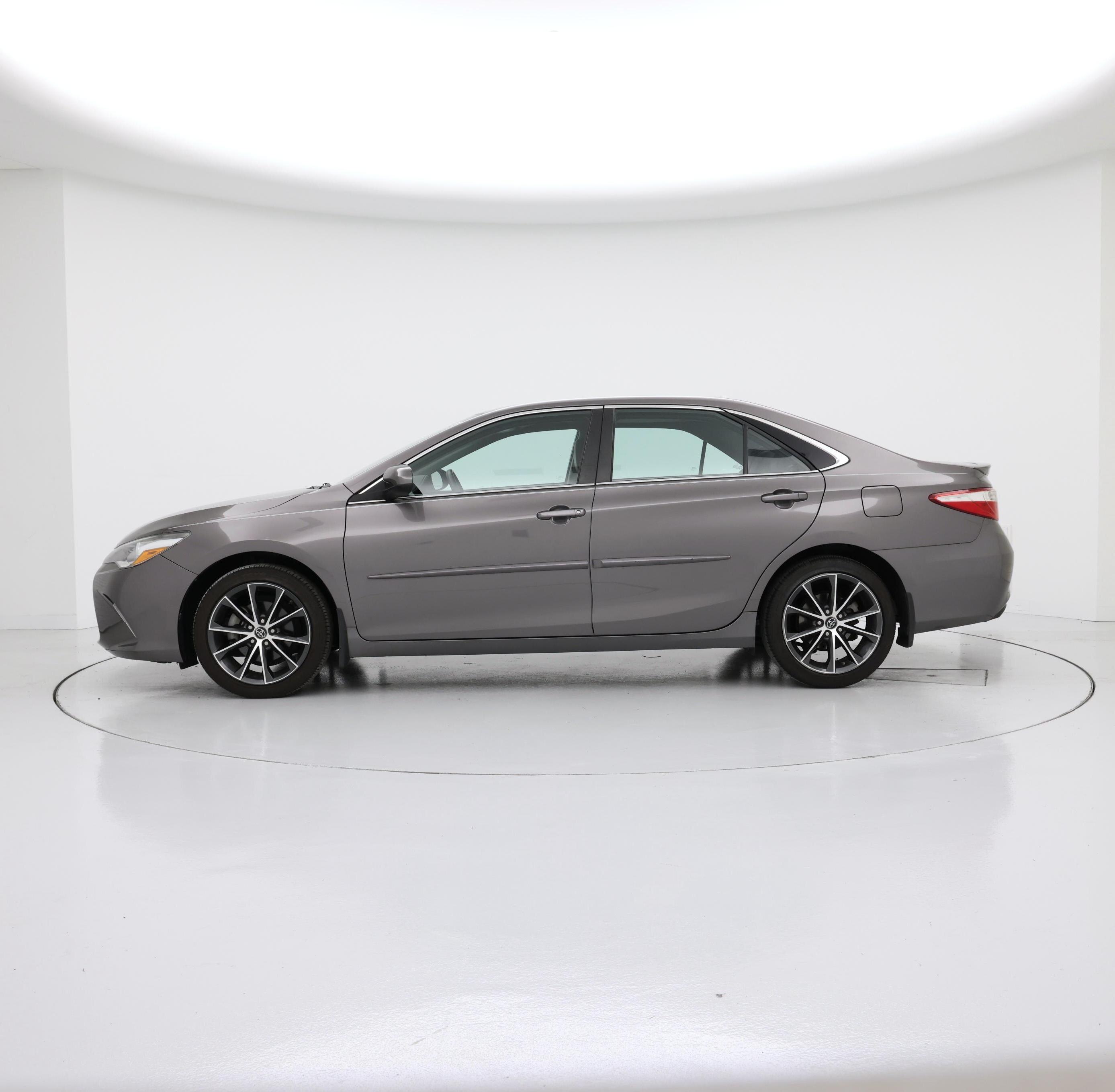 Thumbnail: 2017 Toyota Camry - 3