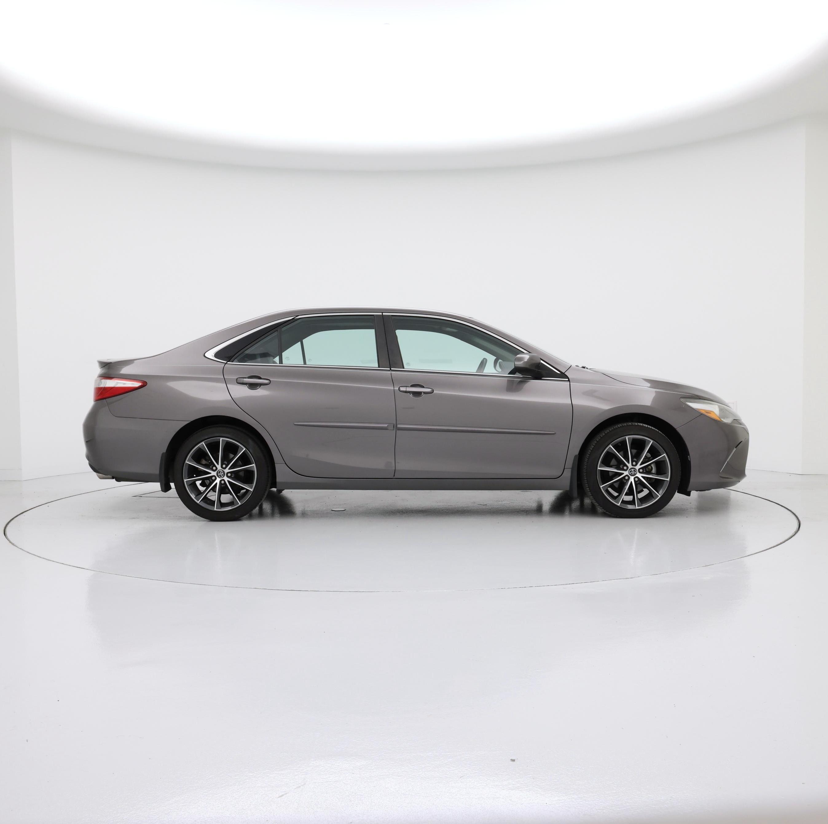Thumbnail: 2017 Toyota Camry - 7
