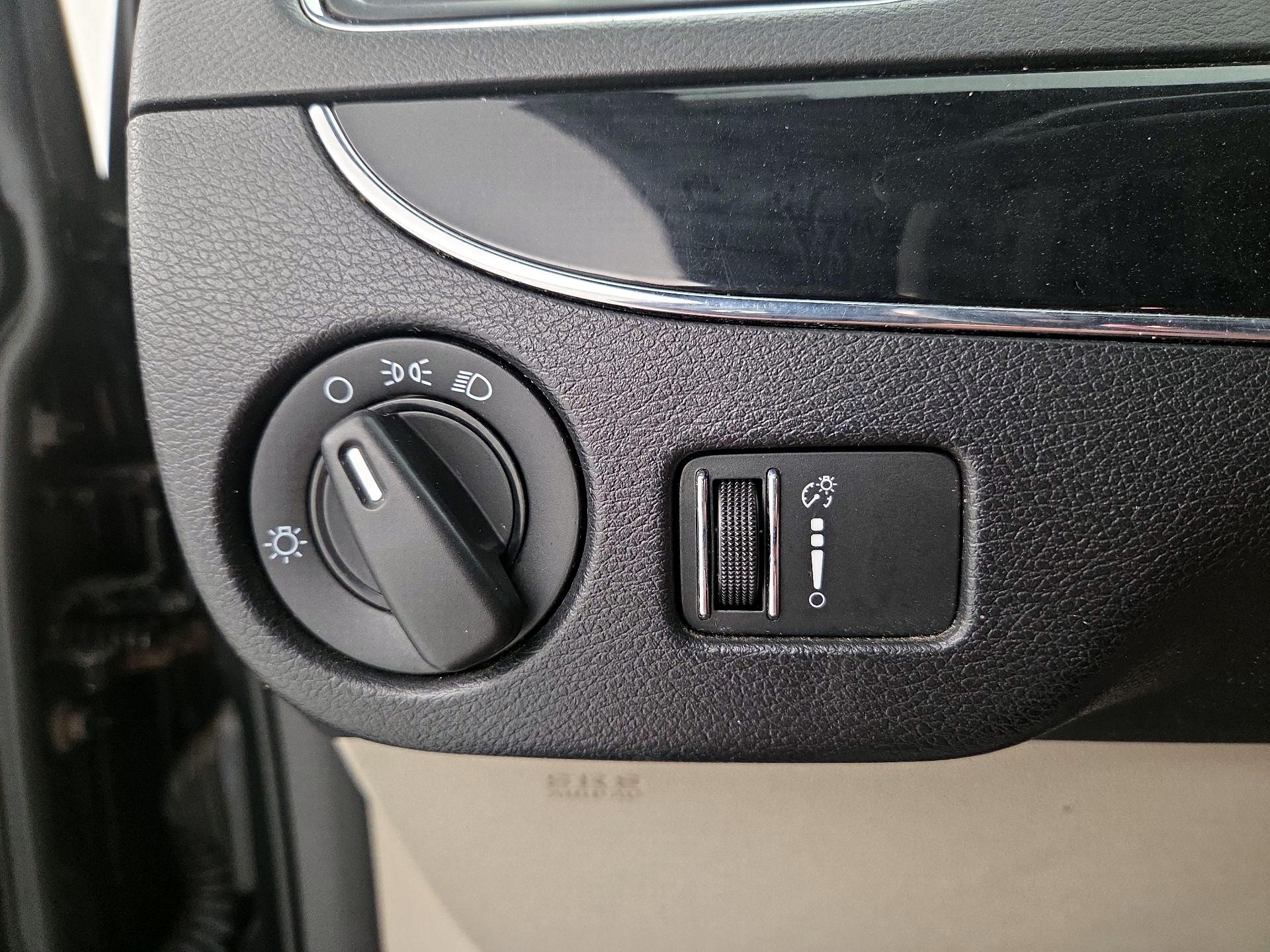 Thumbnail: 2017 Dodge Grand Caravan - 13
