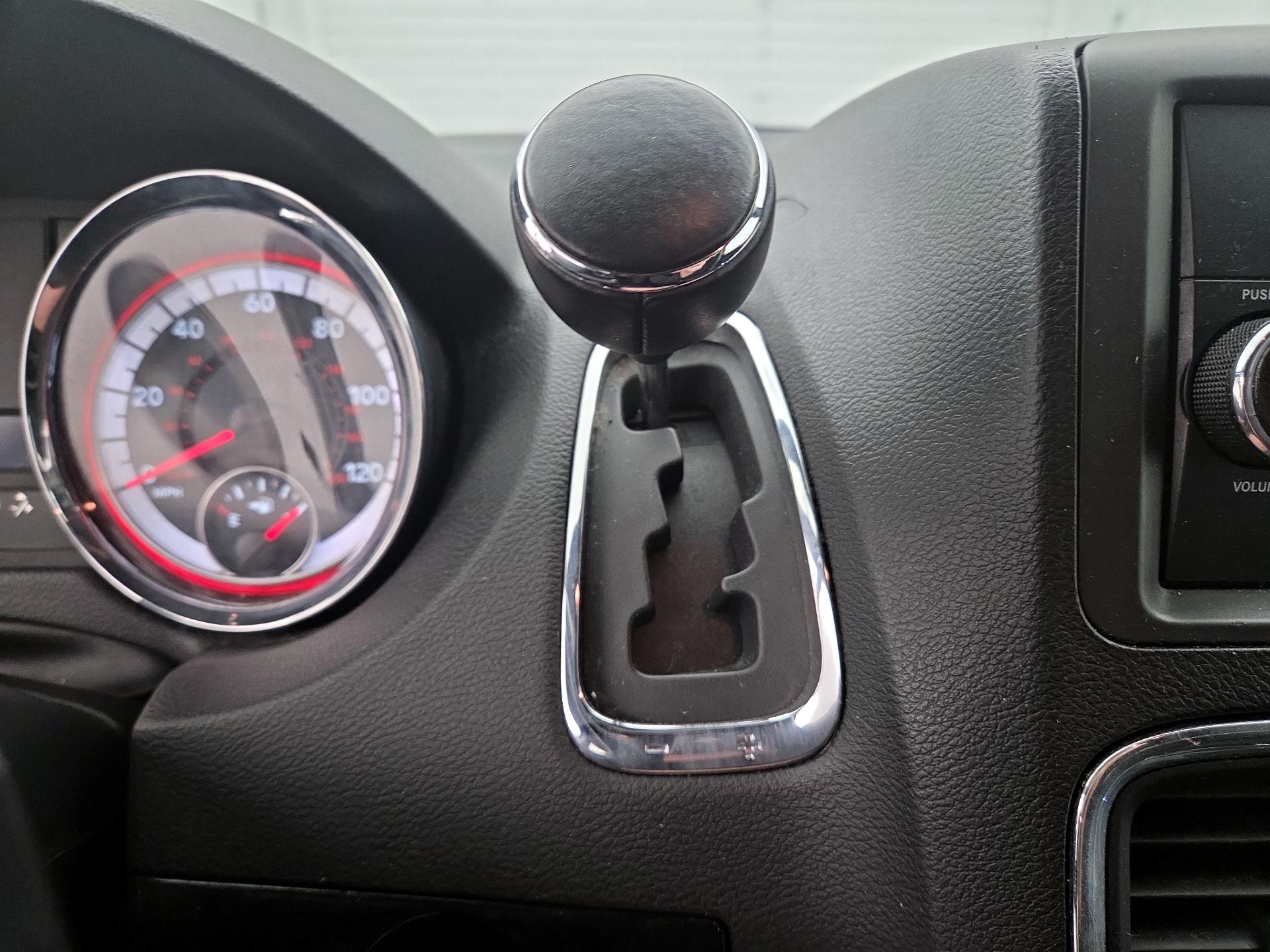 Thumbnail: 2017 Dodge Grand Caravan - 16