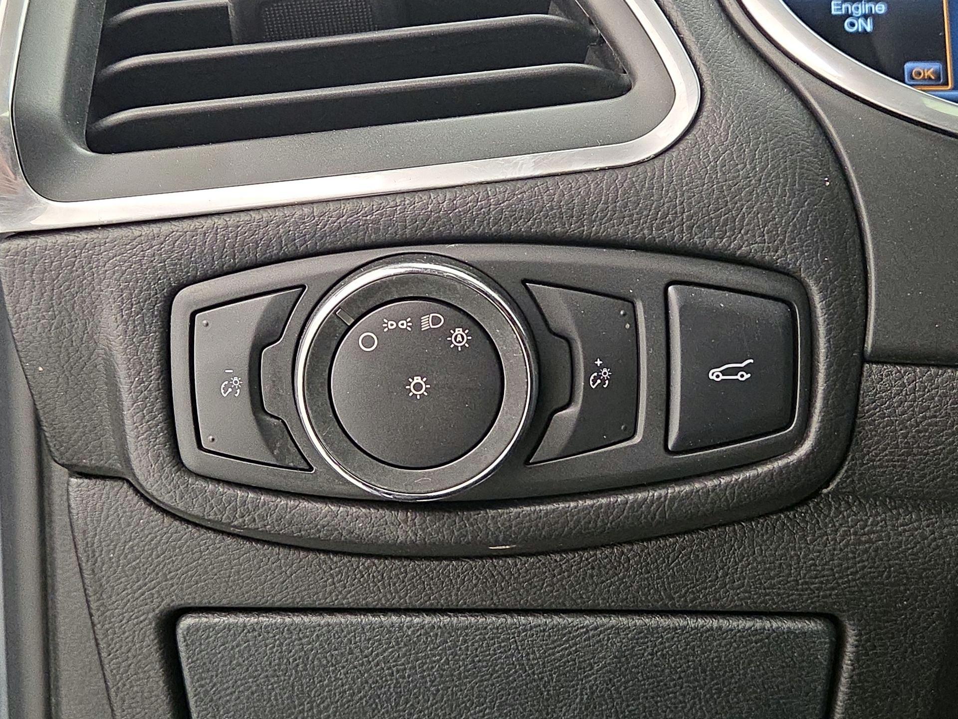 Thumbnail: 2016 Ford Edge - 13