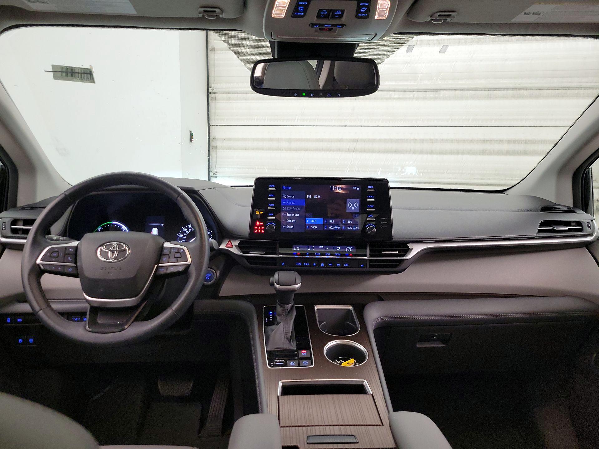 Thumbnail: 2021 Toyota Sienna - 9