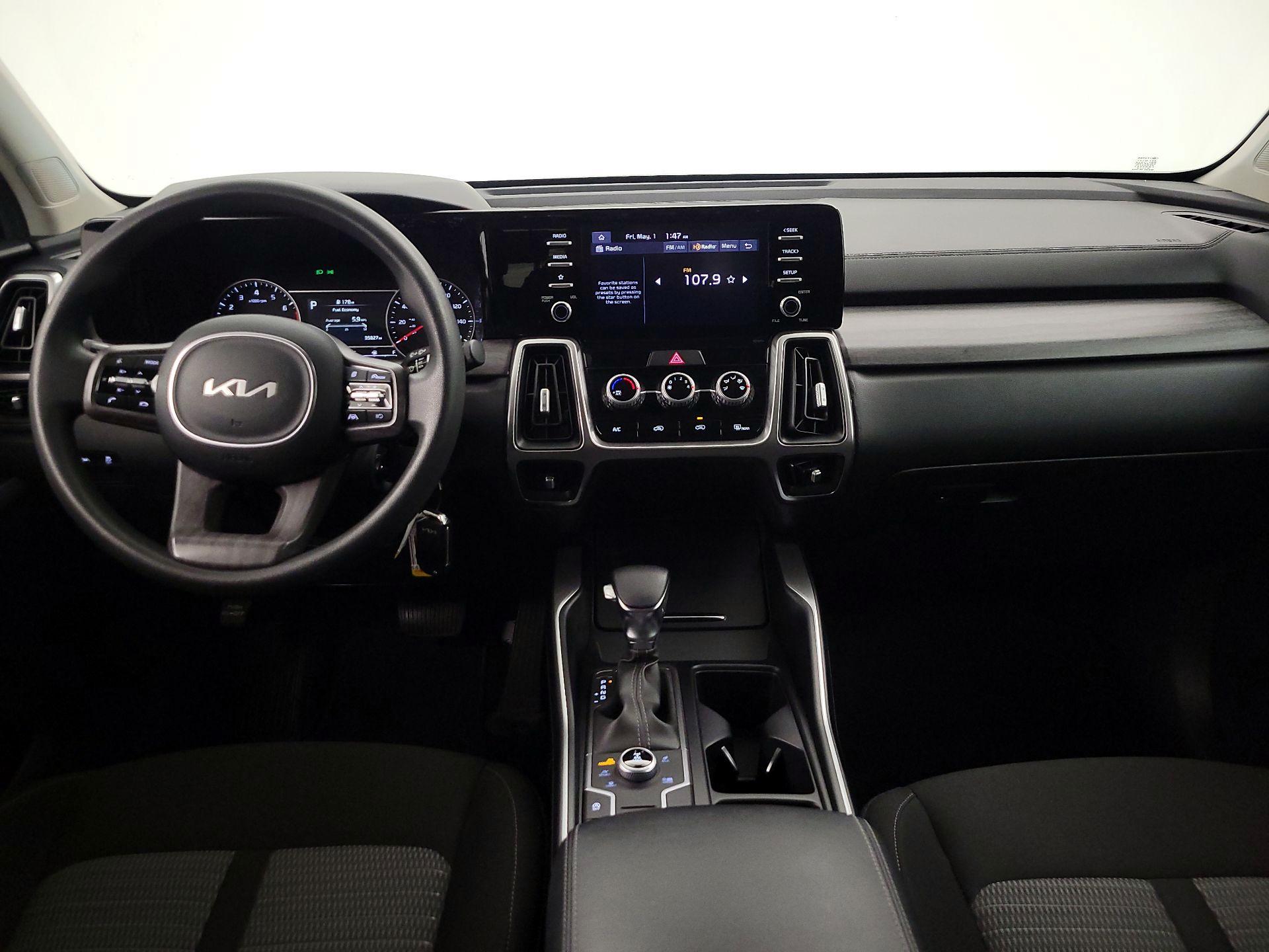 Thumbnail: 2022 Kia Sorento - 9