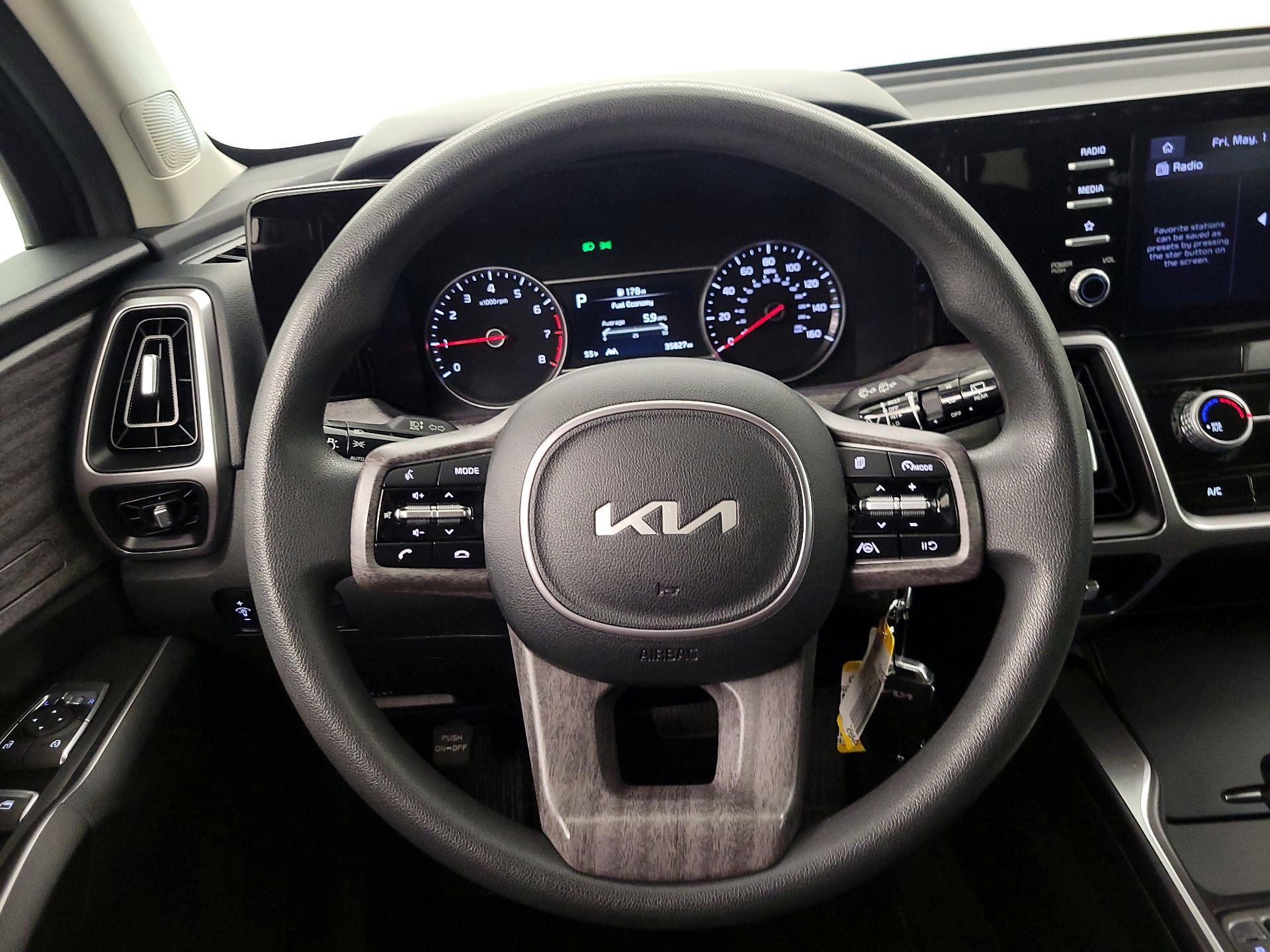 Thumbnail: 2022 Kia Sorento - 10
