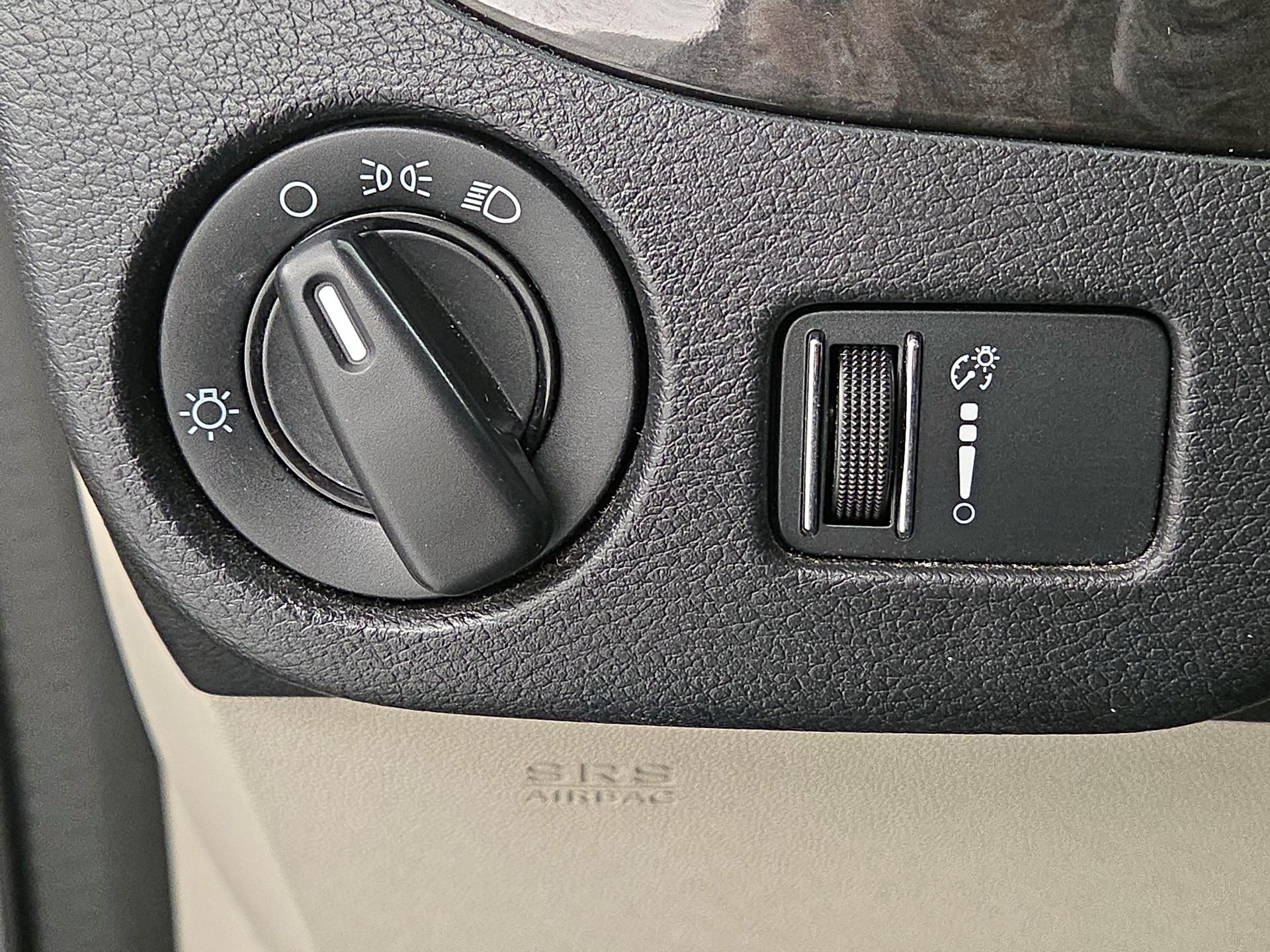 Thumbnail: 2016 Dodge Grand Caravan - 13