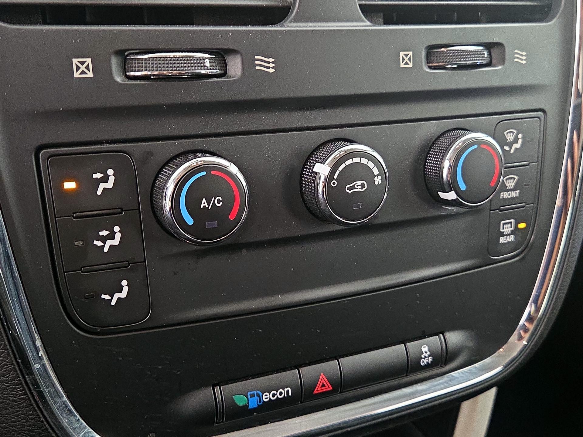 Thumbnail: 2016 Dodge Grand Caravan - 15