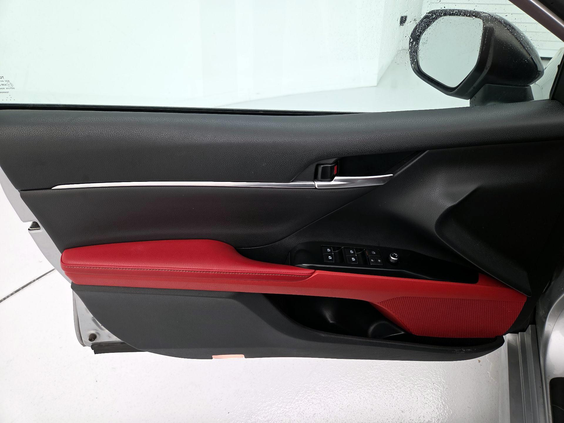 Thumbnail: 2019 Toyota Camry - 12